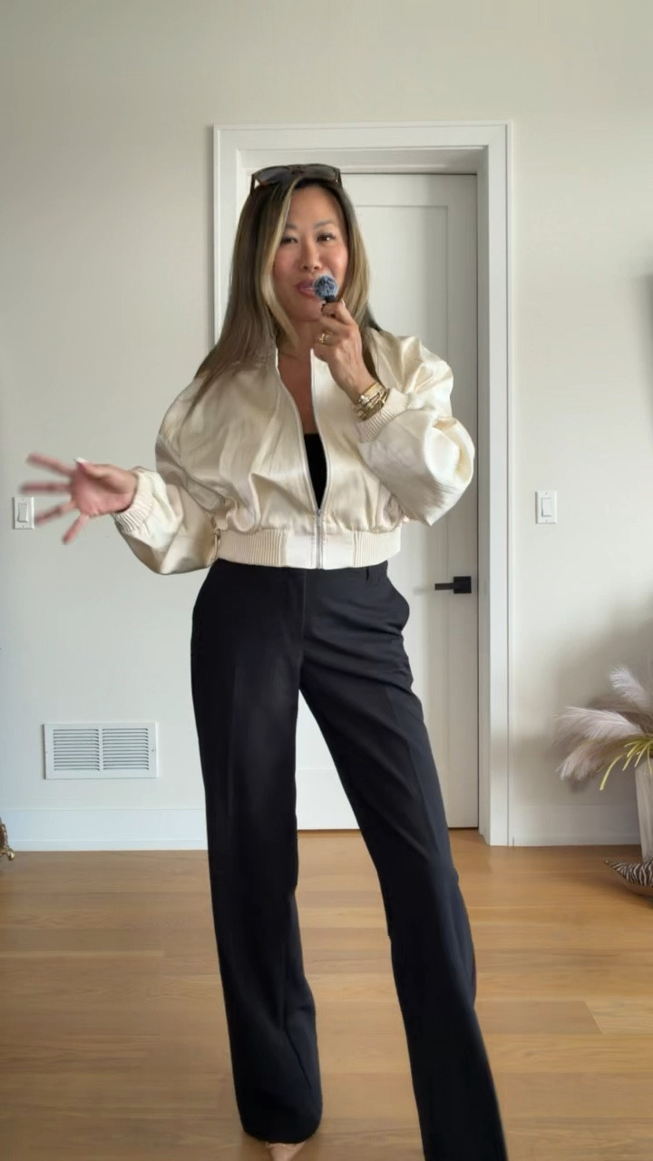 Gorgeous sarin bomber jacket! Big trend for , now is the time to grab it while it’s in stock

#LTKSeasonal #LTKOver40