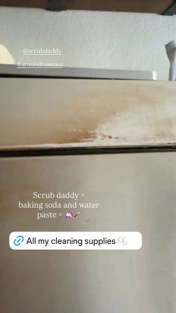 Scrub daddy +
baking soda and water paste = 🦄🪄 @scrubdaddy  @armandhammer