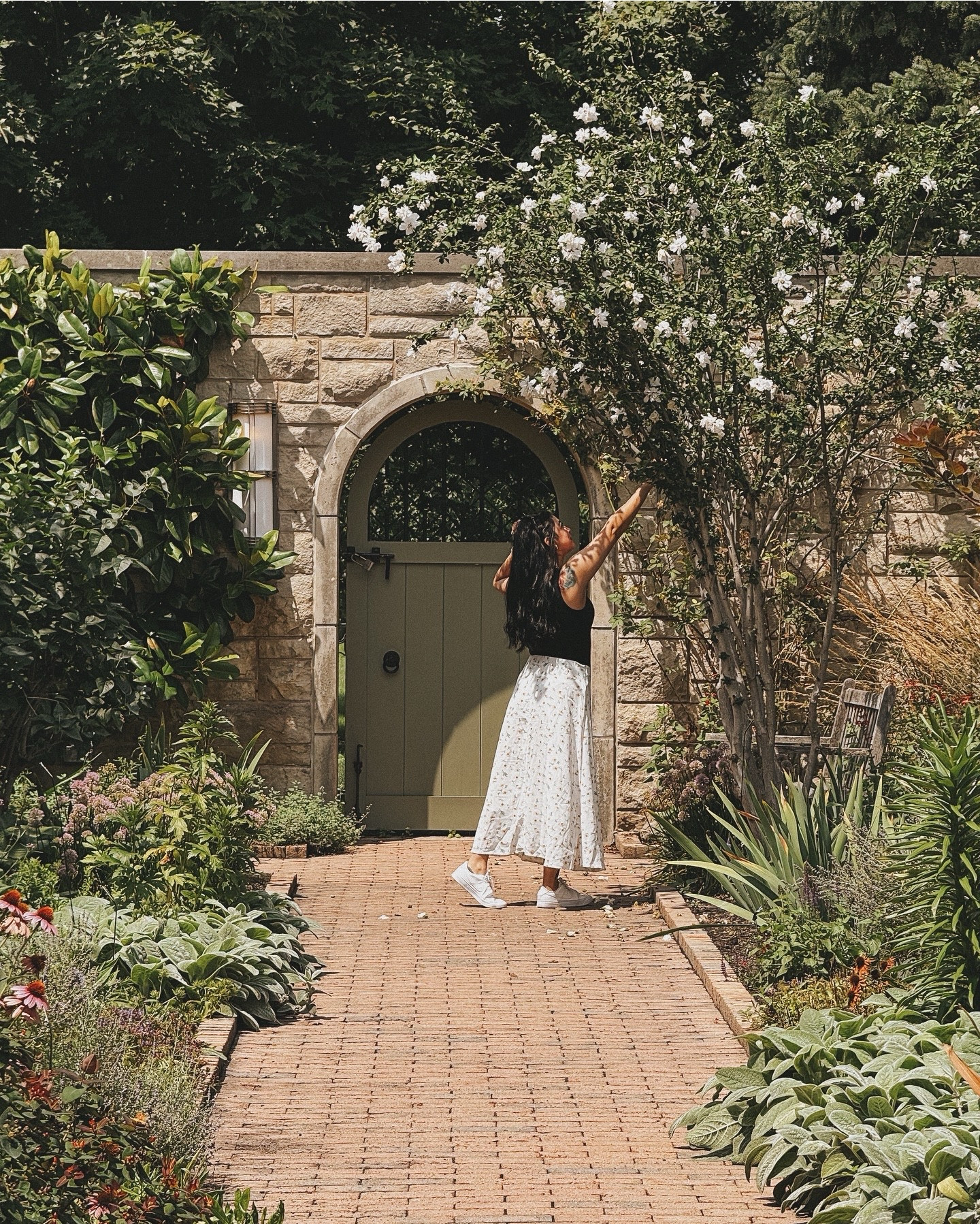 Summer days!! 🌿 ☀️ I do love me some sun and beautiful long skirts to wear but I can’t stand the humidity and the heat, I will always be a fall girly so no, not sad that summer is ending soon!! Swipe to see the little friend I made while vacationing in @kansascity @visitmo 
.
.
.


#LTKFindsUnder100 #LTKPetite #LTKSeasonal