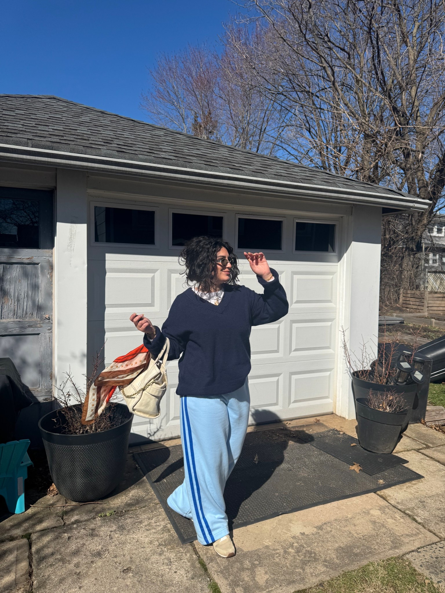 Sunglasses- Primark 
Tops- gap factory
Pants- Walmart
Shoes- new balance
Bag- Marc Jacobs

#LTKgrwm #LTKootd #LTKdayinmylife