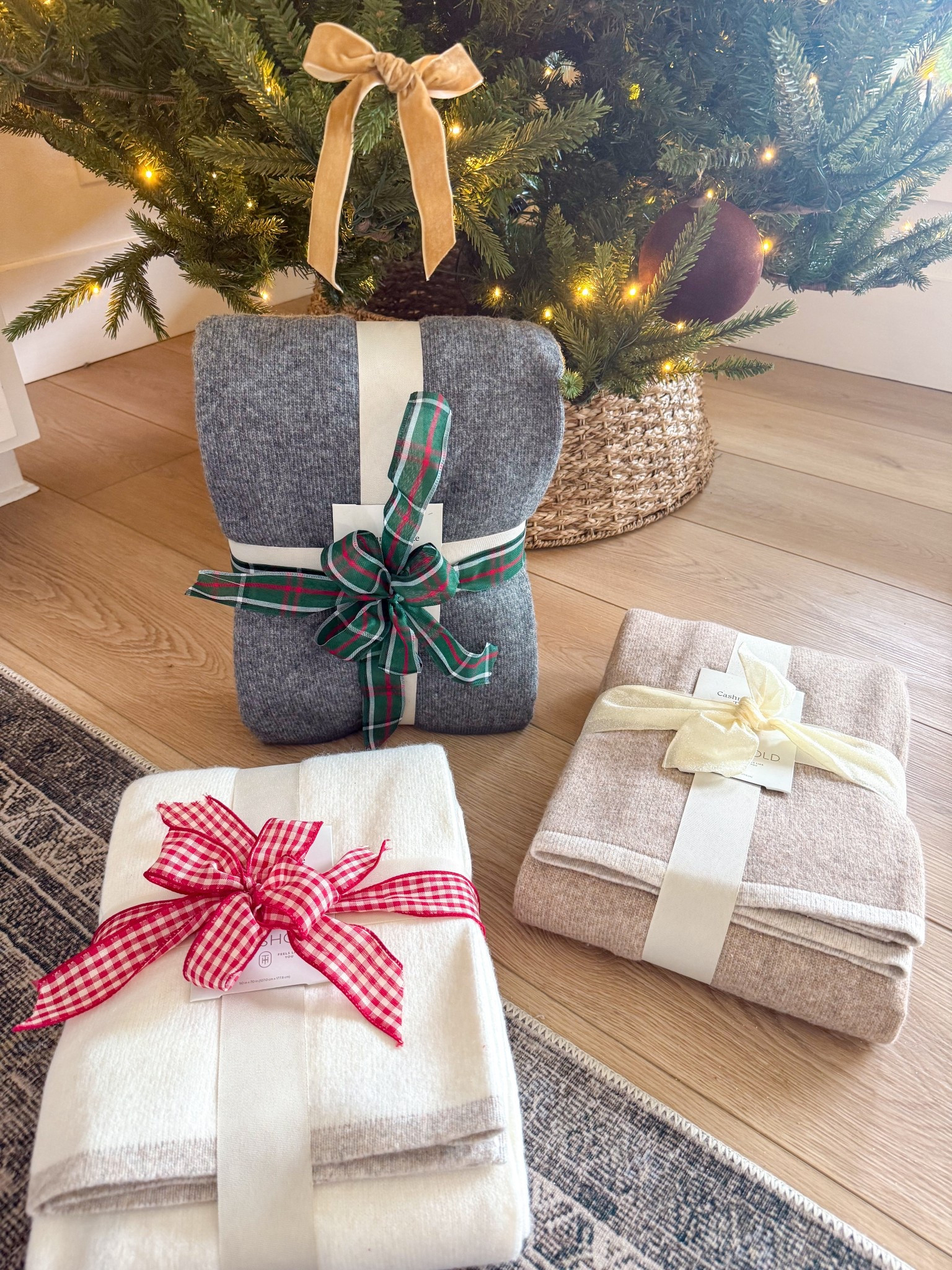 Christmas gift idea! #cozyblanket #targetfinds #christmasgifts #teachergift #whiteelephant 