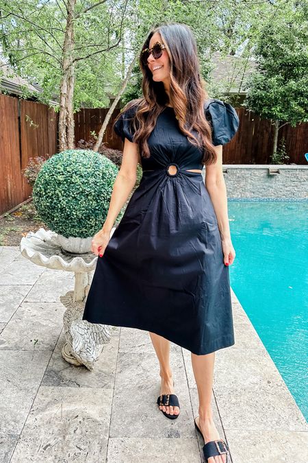 This @walmartfashion dress is so chic and shows the perfect amount of skin. I adore the puffed sleeves! I’m wearing the size XS. #walmartpartner #walmartfashion 
