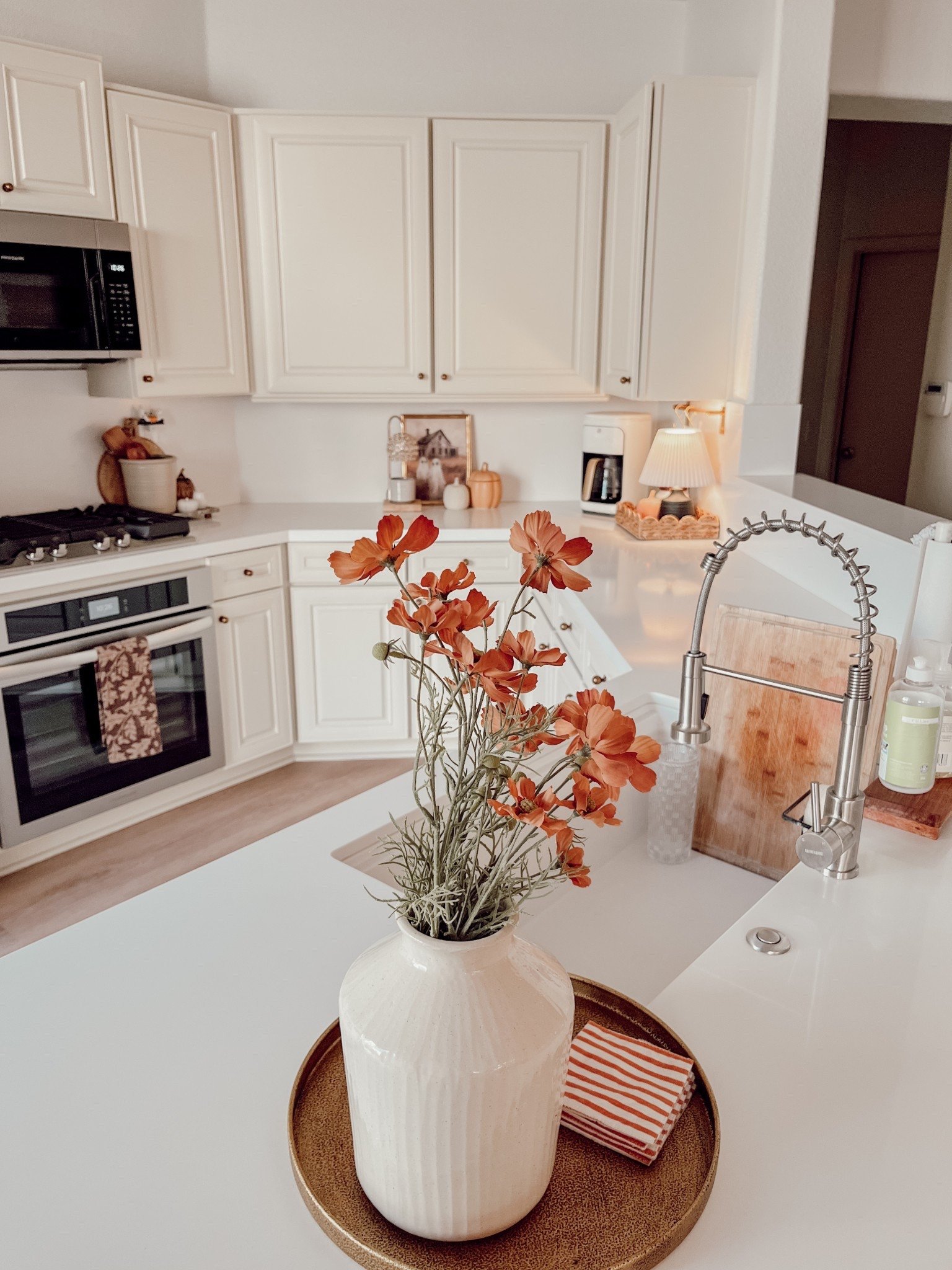 Fall in the kitchen 🍂

#LTKSaleAlert #LTKHome #LTKSeasonal