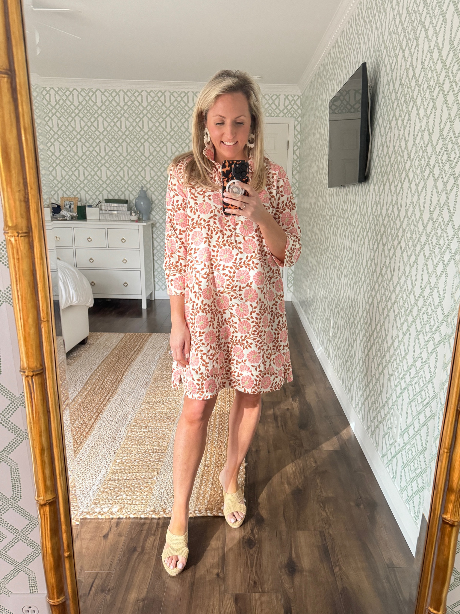 This is my FAVORITE style of Smith & Quinn dress! 