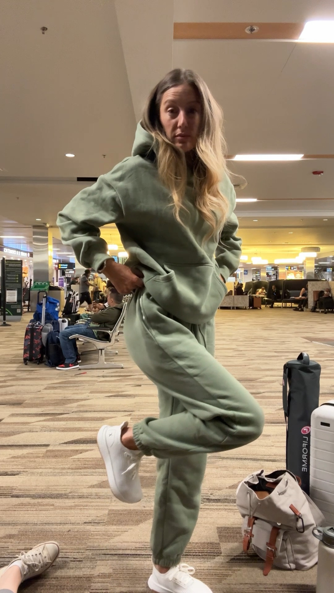 Travel Fit ✈️✈️✈️ 18hrs of flying!

Backpack is Gaston Luga from a few years ago! 