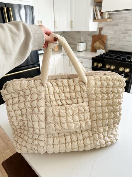Target’s soft puff luggage / weekender bag - color: off white 



#LTKfindsunder50 #LTKstyletip