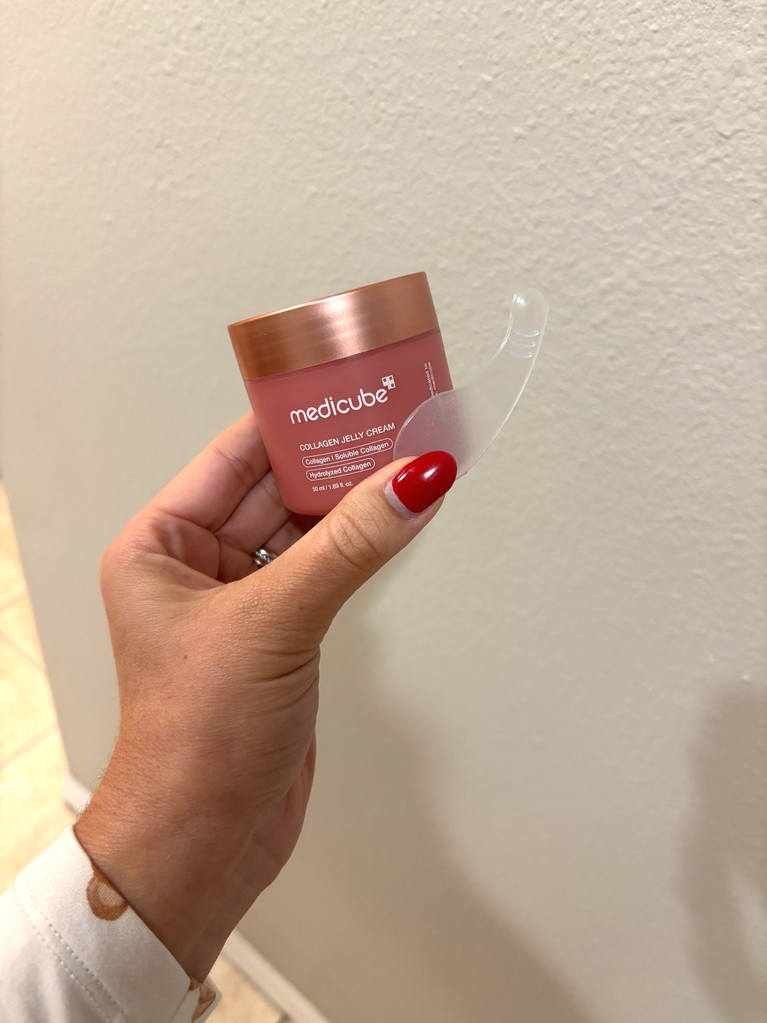 Last step in my nighttime skincare routine- this jelly collagen 👏🏼👏🏼 waking up with glowy not greasy skin! 

#LTKBeauty #LTKmomlife #LTKdayinmylife