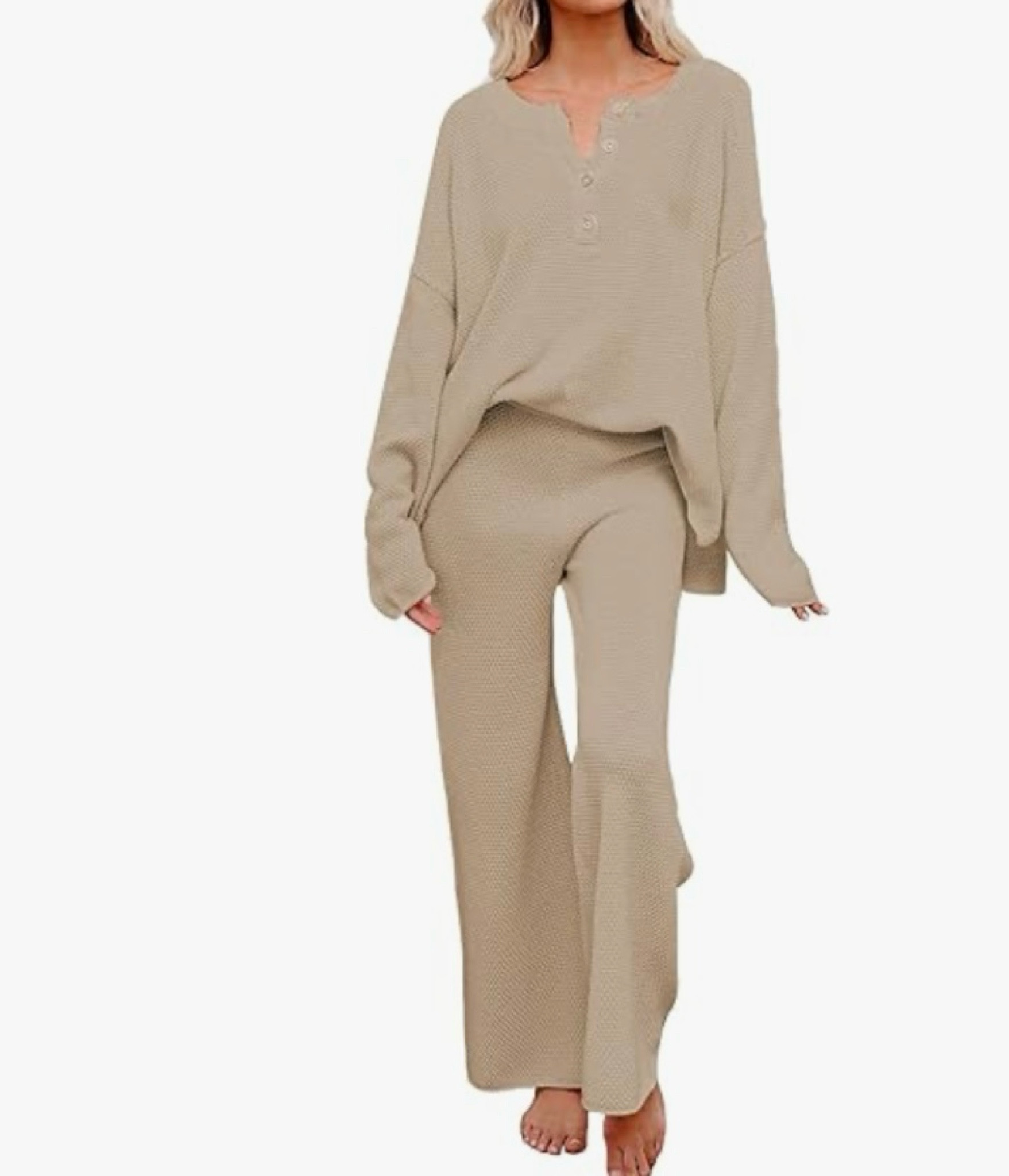 Comfiest lounge set! 

#LTKSeasonal #LTKfindsunder50 #LTKtravel