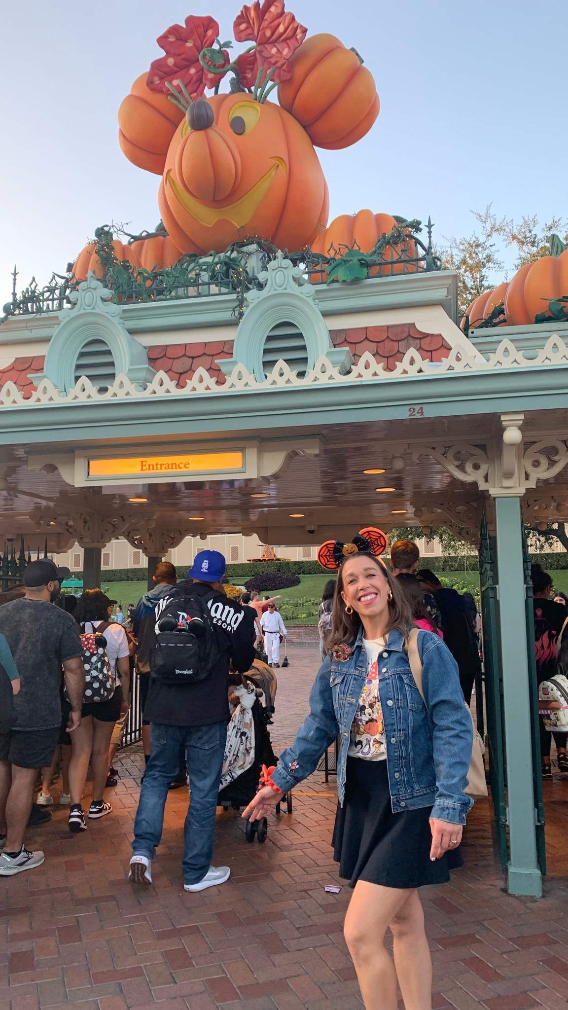 Disneyland Fall Outfit Ideas 🎃✨ #disneyoutfits #disneylandoutfits #disneylandhalloween

#LTKtravel #LTKstyletip #LTKSeasonal