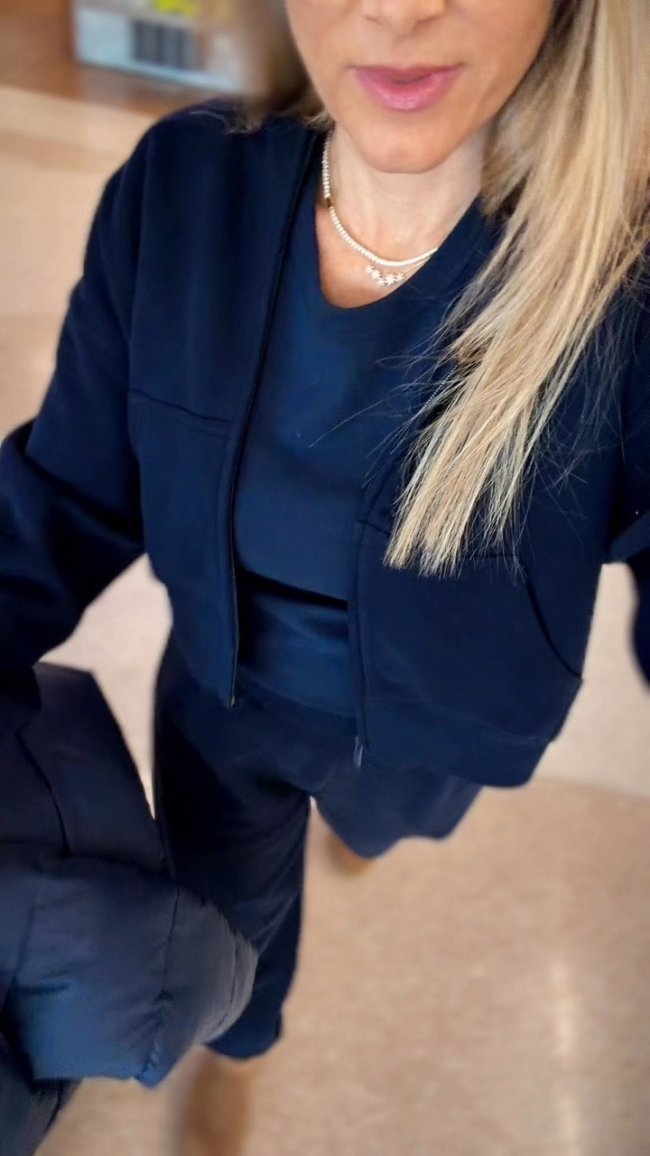 Loving this comfortable travel outfit 💙

#LTKootd #LTKOver40 #LTKdayinmylife