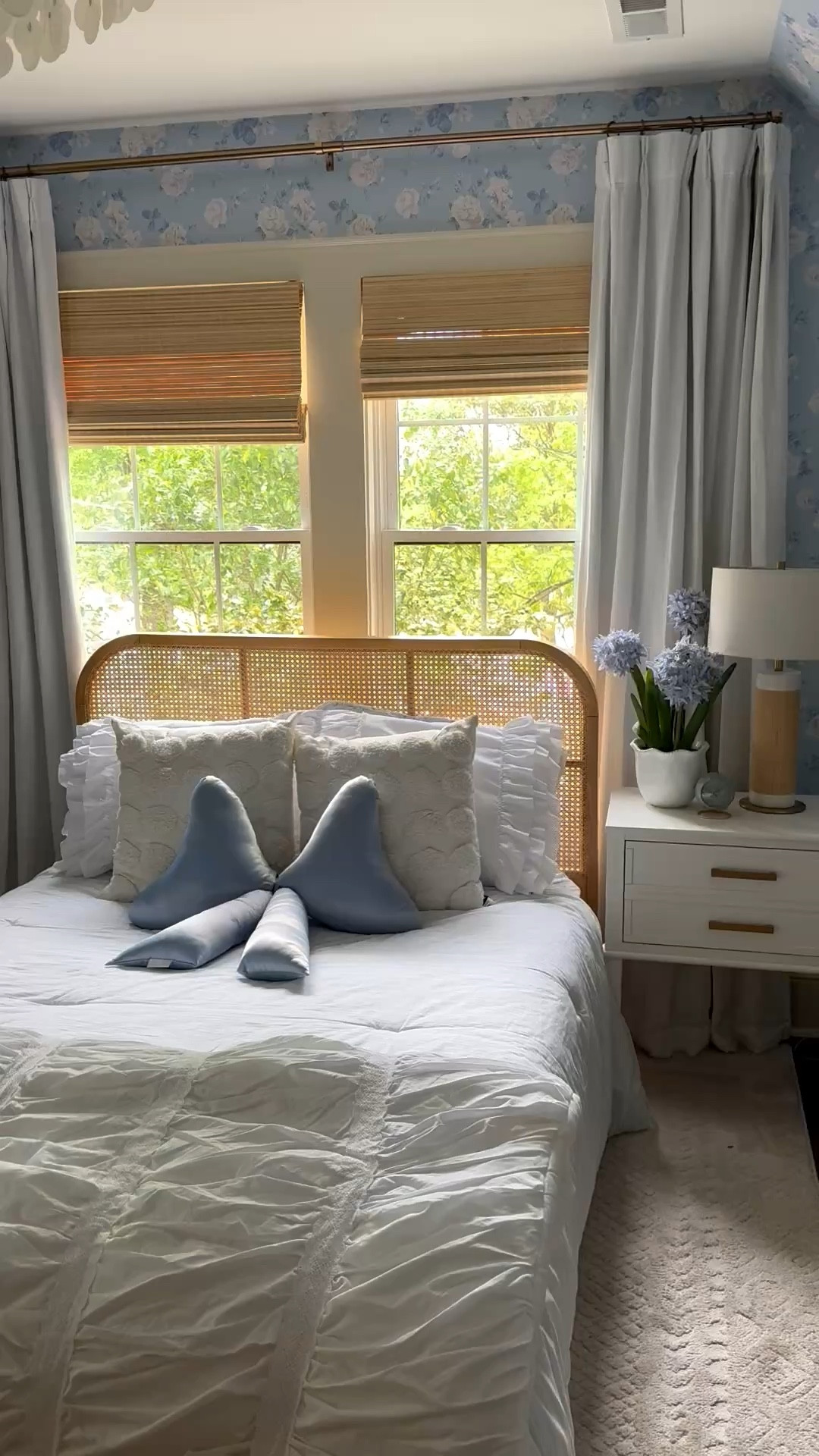 One last look at Lola’s room...

#LTKHome #LTKSeasonal #LTKSaleAlert