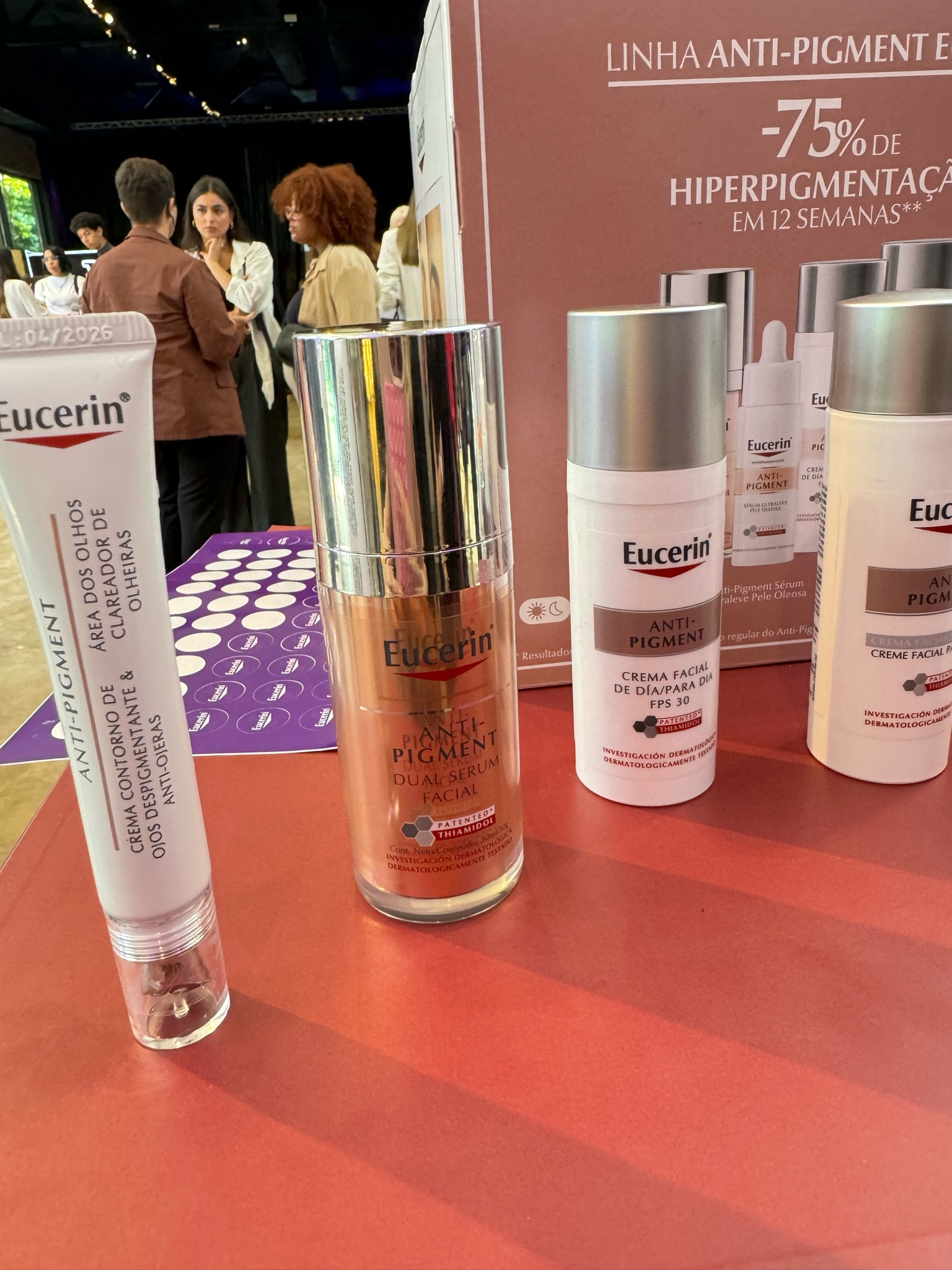 Essa linha da Eucerin é muito famosa por trazer resultados reais no clareamento de manchas. O duo serum é o mais democrático, para todos os tipos de pele. 

#LTKbrasil #LTKover40 #LTKbeauty