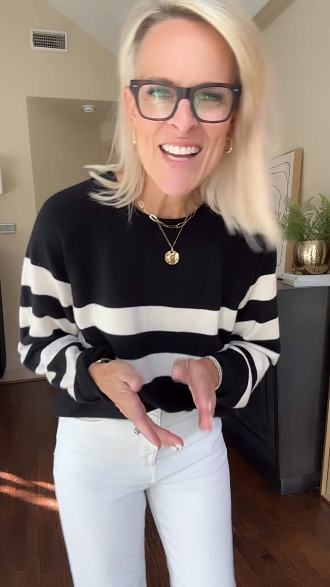 Madewell denim haul
Different styles and how they run/fit 
Bonus EVERYTHING is 40% off site wide for a limited time
Use code MADEBETTER


#LTKGiftGuide #LTKCyberWeek #LTKSaleAlert