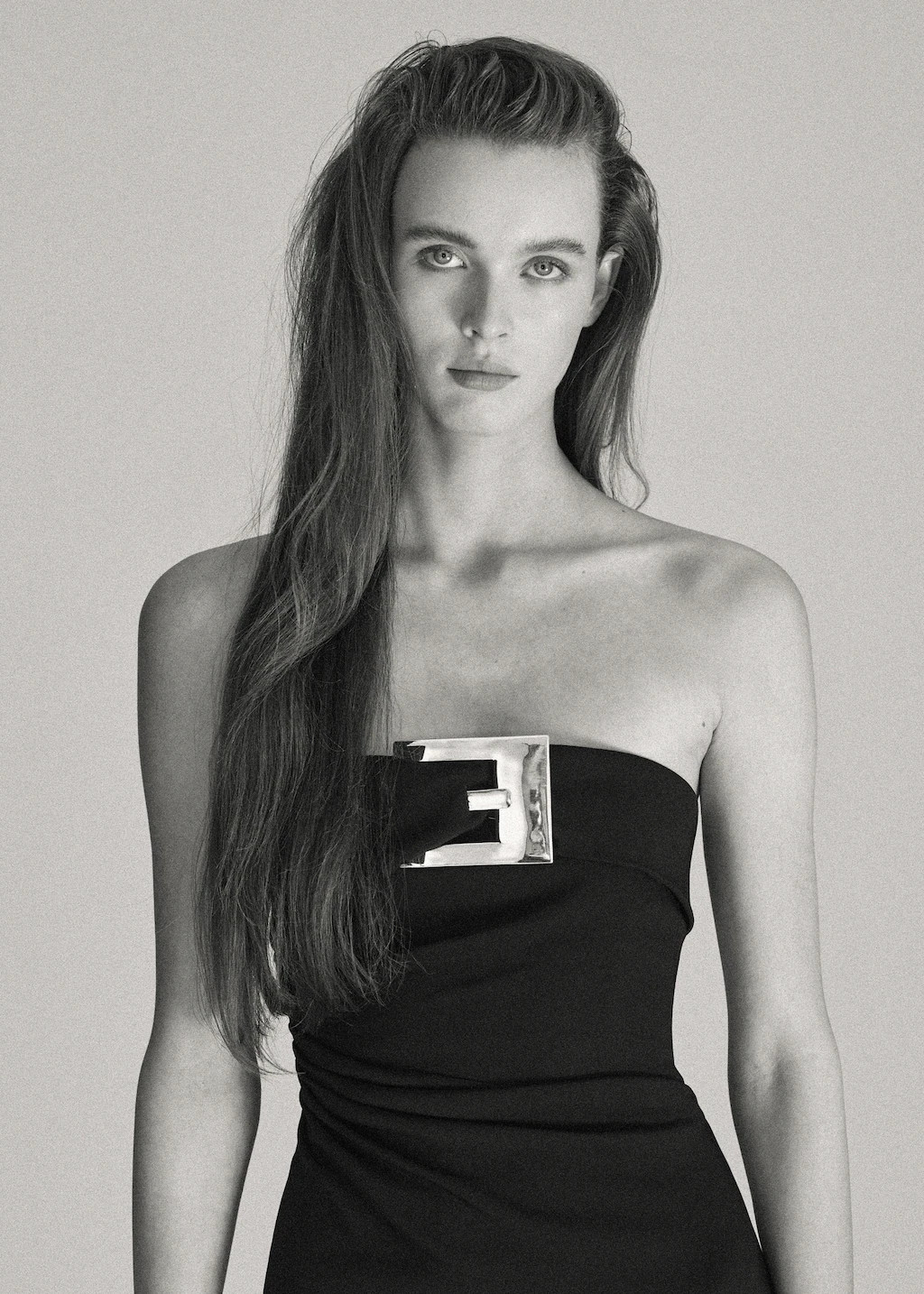 Vestito senza spalline fibbia metallo | Mango EU