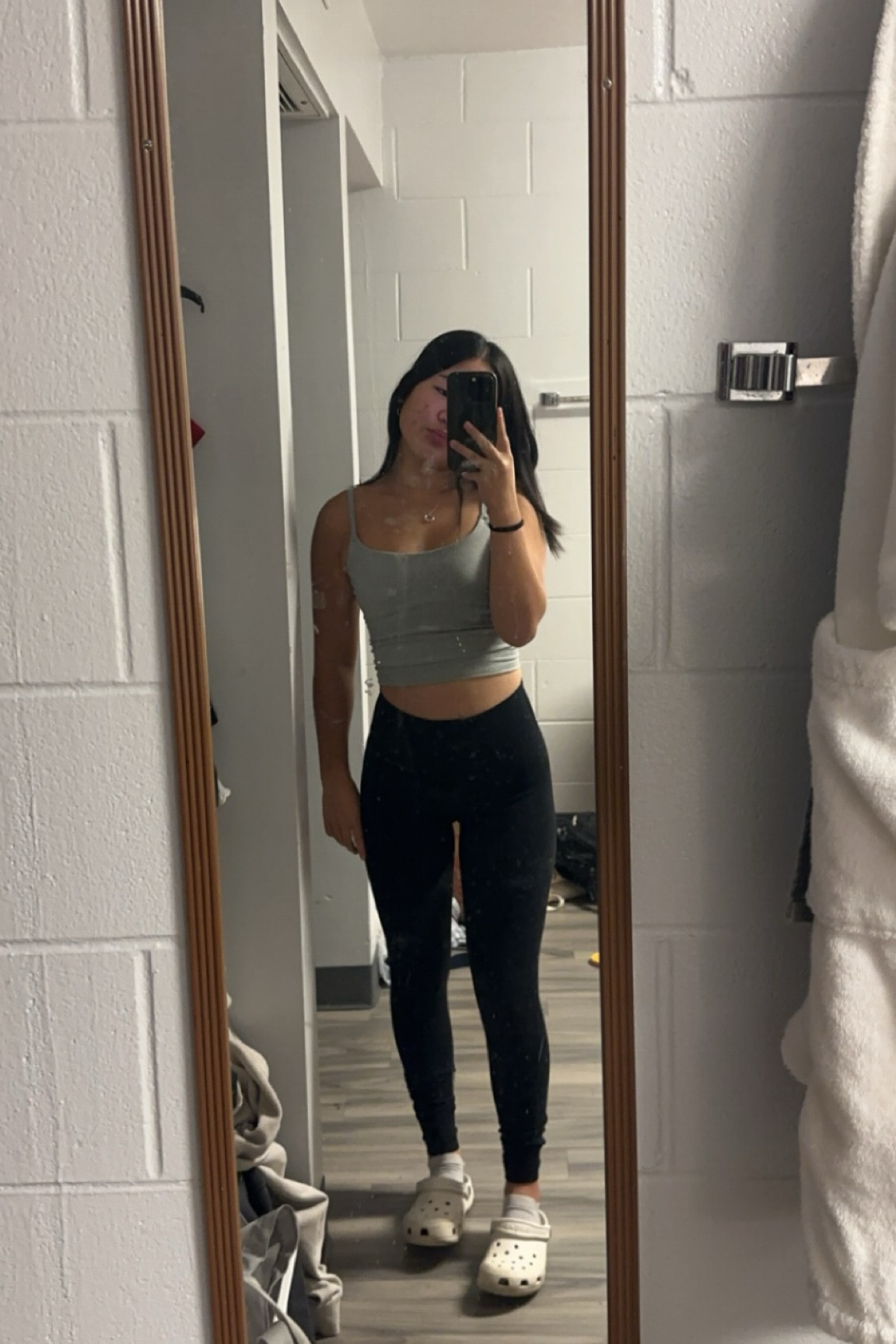 new purchase! I’m in love with this basic tank from hollister!
top (xs)
bottoms(2)

#LTKActive #LTKsalealert #LTKfitness