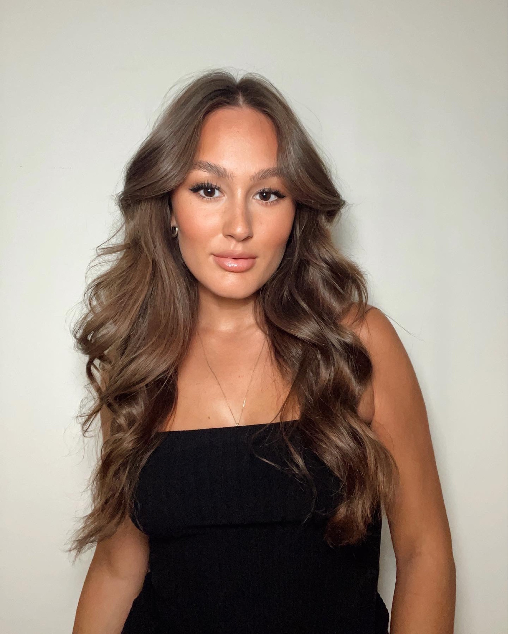 what I use to get voluminous hair!

Step 1: apply Living Proof ‘Full Texturizing Foam’ and Living Proof ‘Full Volume & Root Lifting Spray’ to detangled hair (I use Matrix Length Goals to detangle after every shower)

Step 2: blow dry hair

Step 3: curl with 1inch curling wand

Step 4: generously spray with Batiste dry shampoo and then lightly brush through hair

#LTKstyletip #LTKbeauty