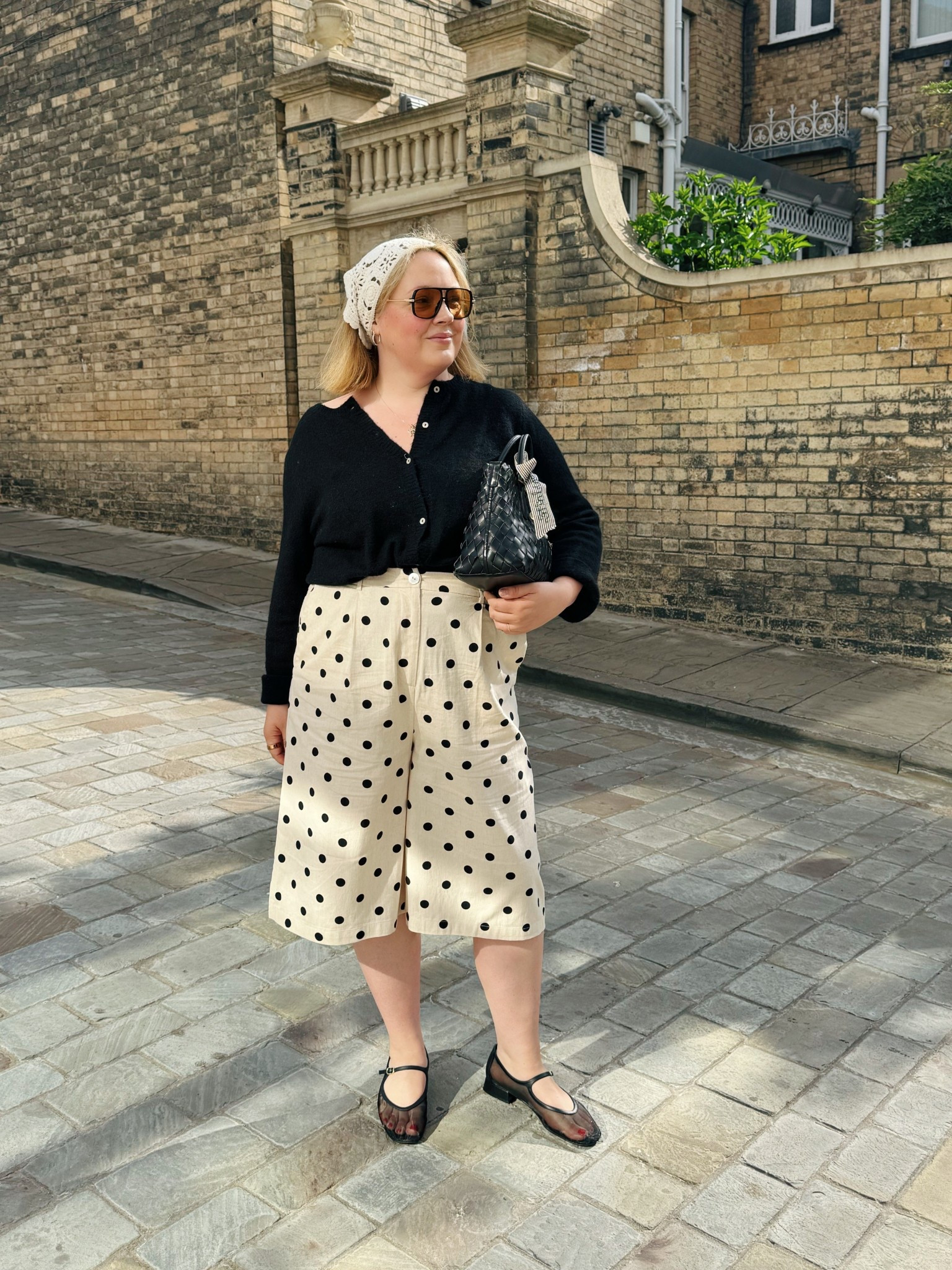 In my shorts era, Bermuda shorts, monsoon shorts, office outfit, midsize, polka dots, monochrome 