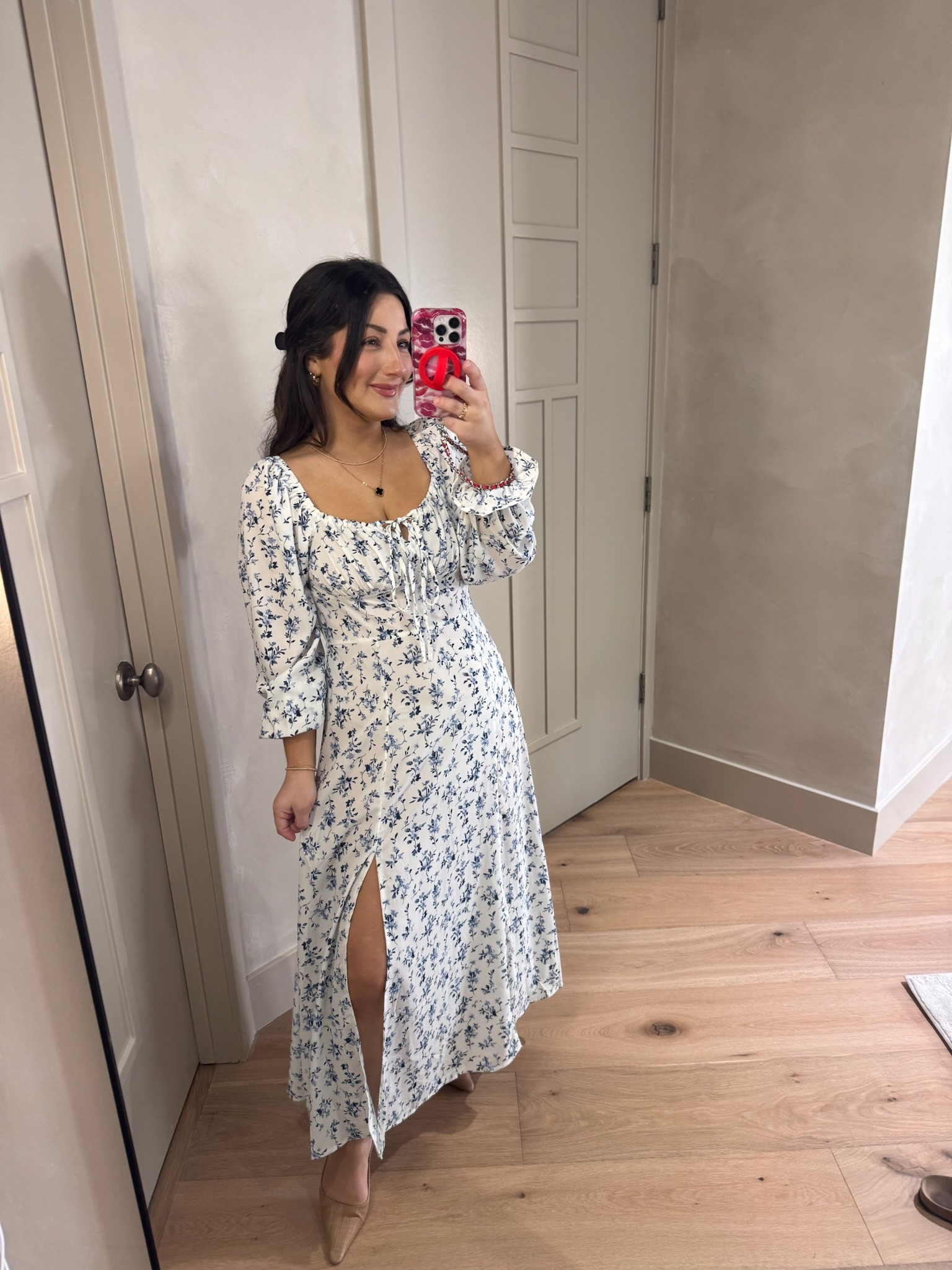 Floral midi dress! 
Size small 
color blue floral 

5'0" 140lbs

#LTKPetite #LTKSeasonal #LTKSaleAlert