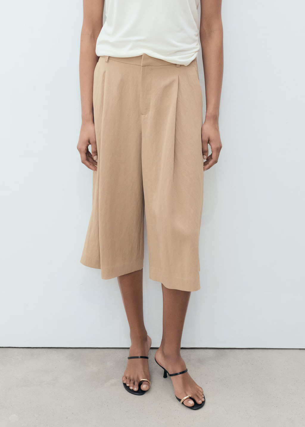 Lyocell pleated bermuda shorts - Women | MANGO USA | Mango (US/MX/AU)