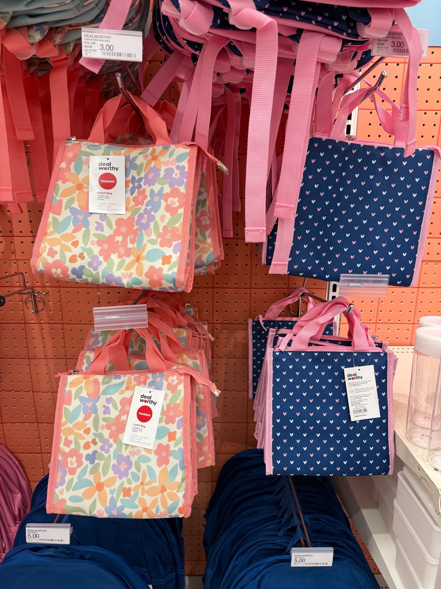 You’re not gonna believe this, but Target actually has lunch bags for only $3! Grab yours while you can.￼

#LTKSaleAlert