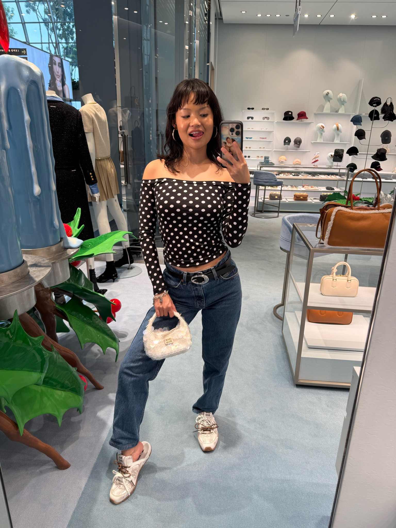 Christmas but make it extra tropical with an off shoulder top and a white bag

#LTKasia #LTKbag