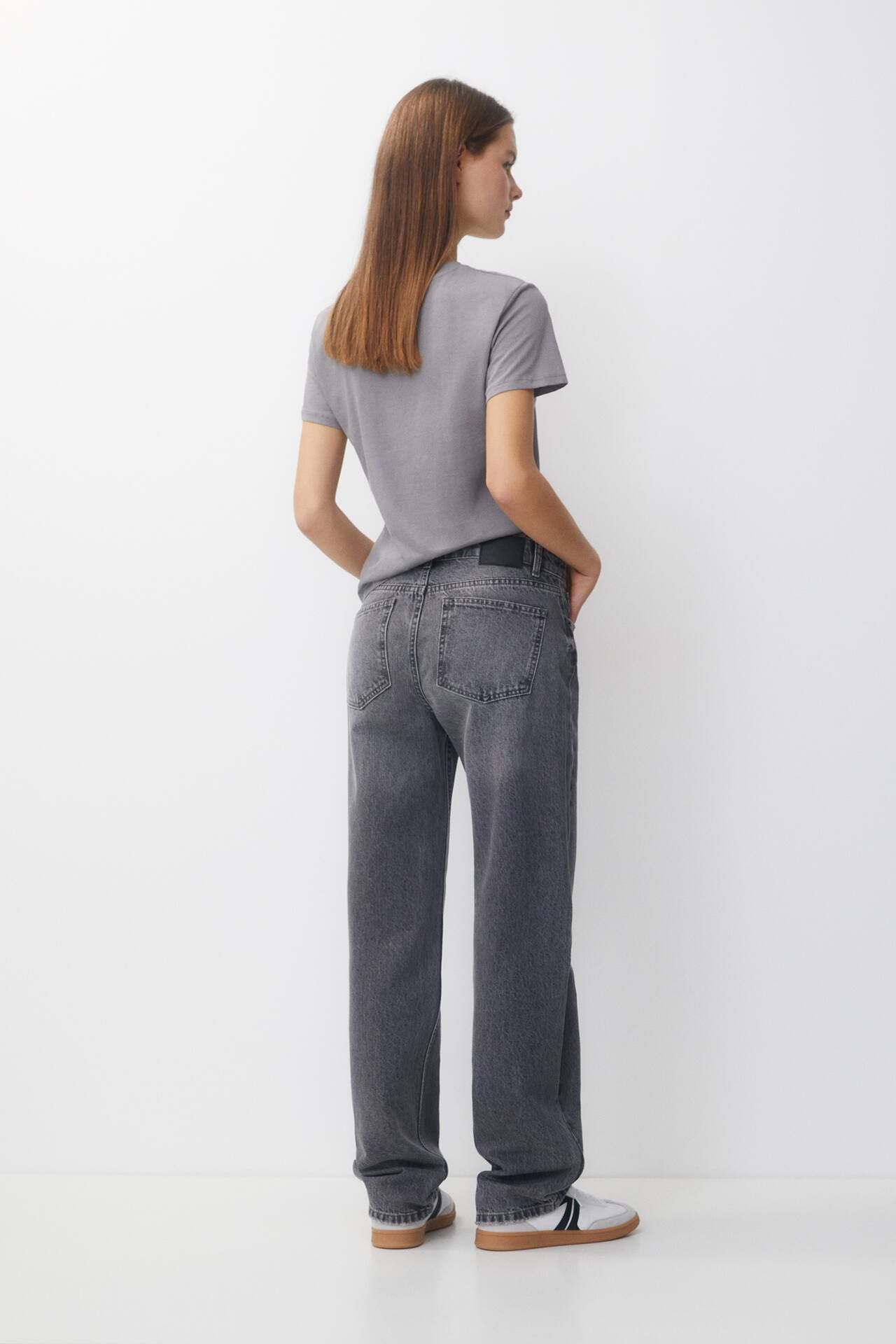 Mid-waist straight-leg jeans | PULL and BEAR UK