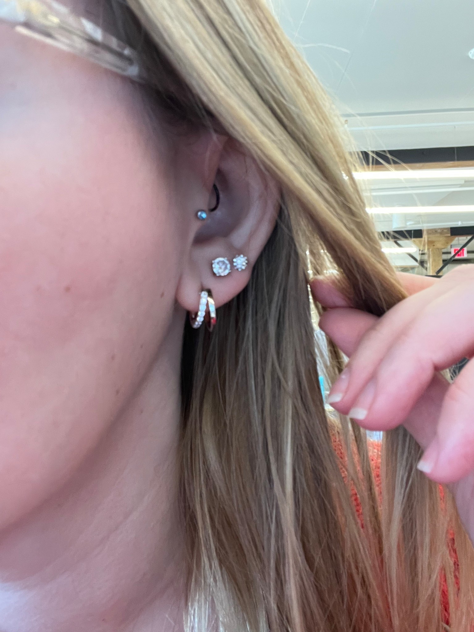 Love these small double hoops! 

#LTKWorkwear #LTKmomlife #LTKSeasonal