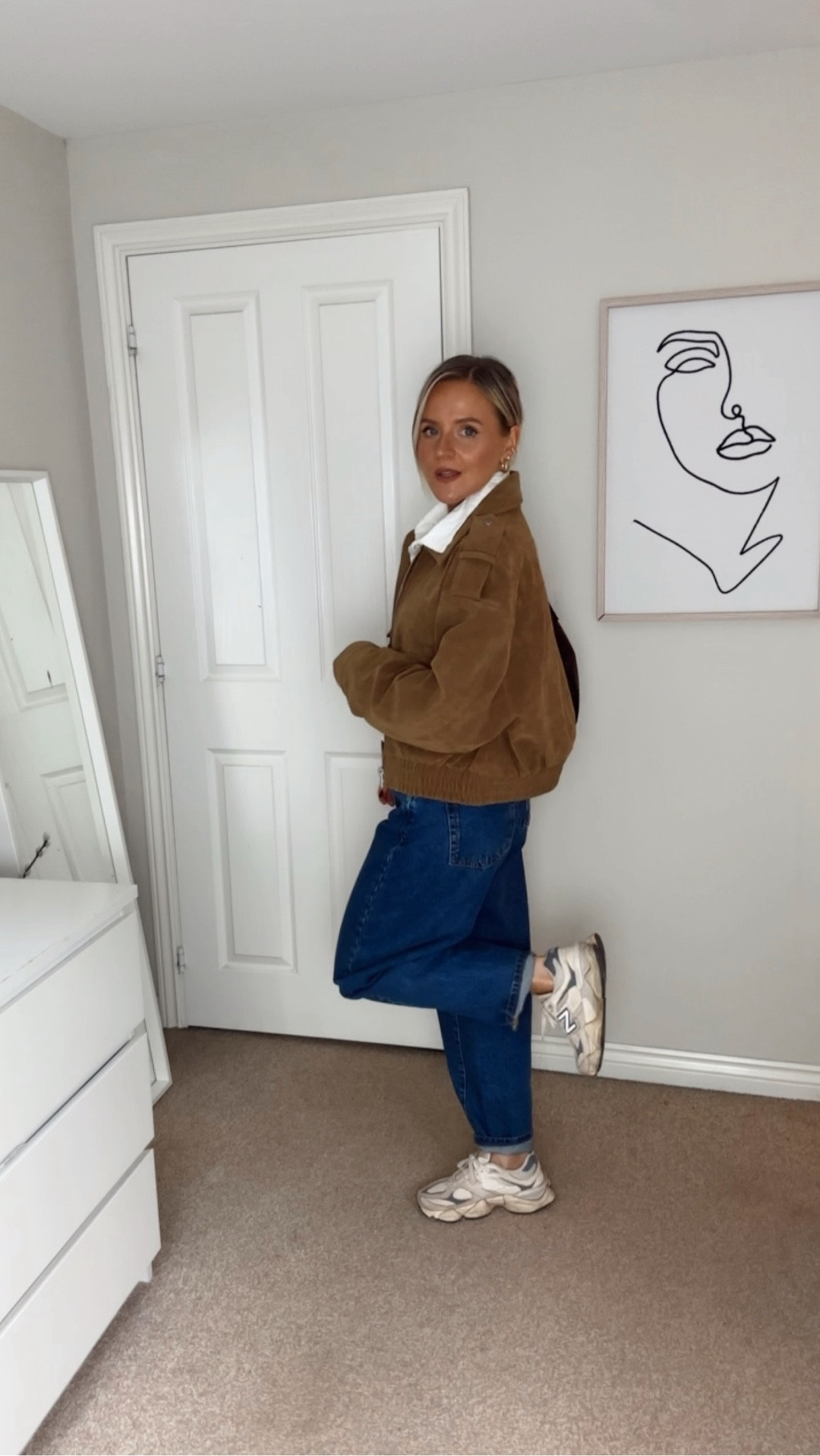 7 Days Of Autumn Jackets - Day 1 🍂

Love a suede bomber jacket feel like they’re everywhere again this year 🤎

#autumnwardrobe #autumnstaples #dailyoutfits 

Autumn capsule wardrobe , everyday autumn outfits , daily outfit inspiration ,  barrel leg jeans

#LTKautumn #LTKuk