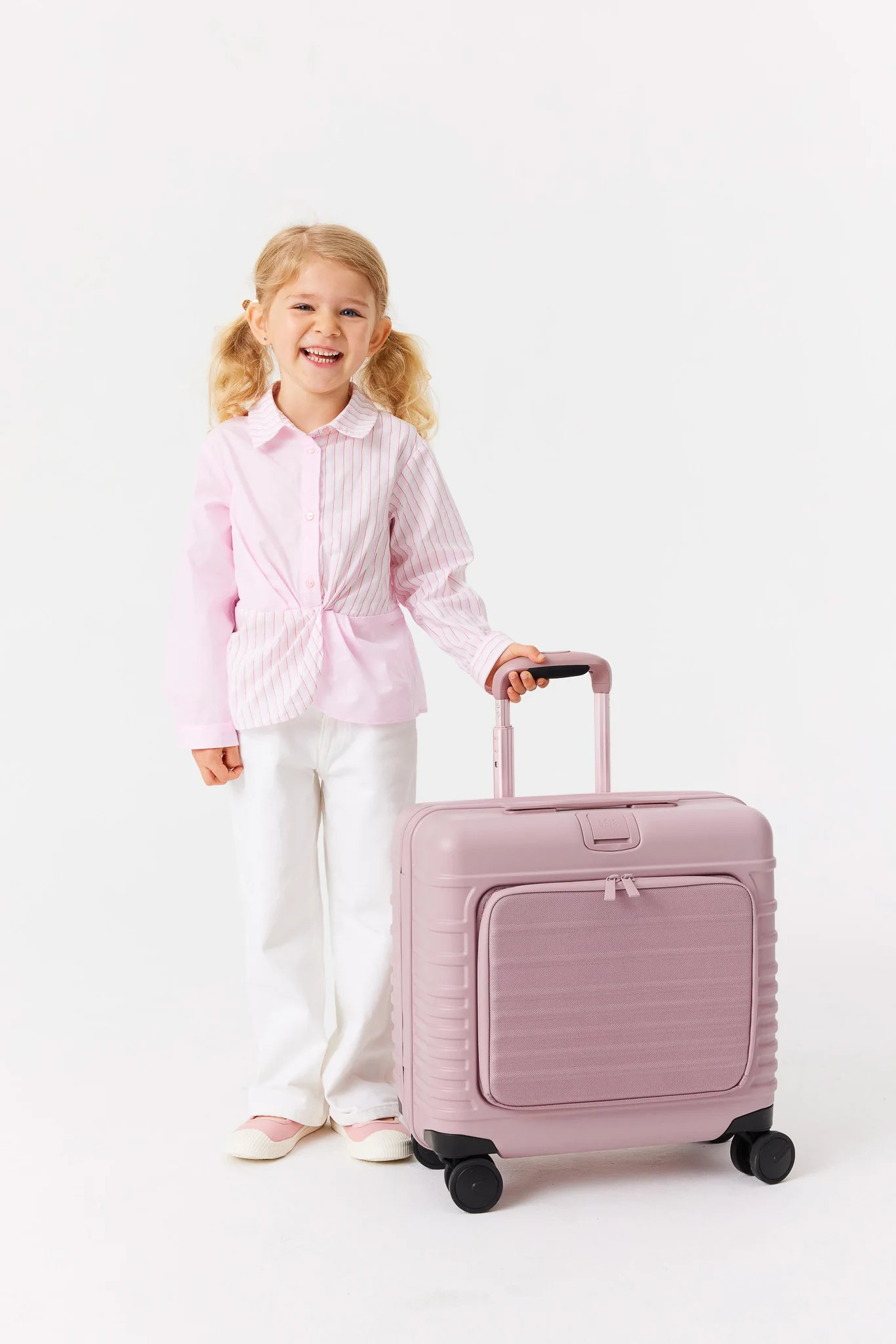BÉIS 'The Mini Roller' in Atlas Pink - Kids Suitcases & Rolling Carry-On Luggage in Pink | BÉIS Travel