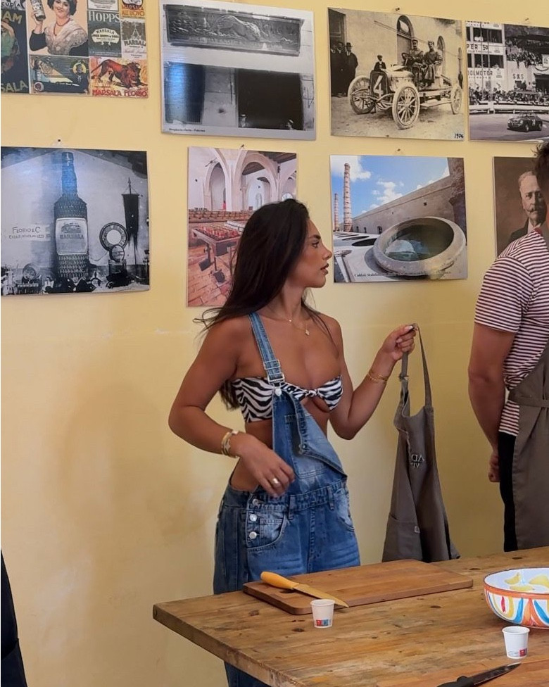 My favourite little fit for our cooking class in Sicily 🥹

#LTKAroundTheWorld #LTKtravel #LTKstyletip