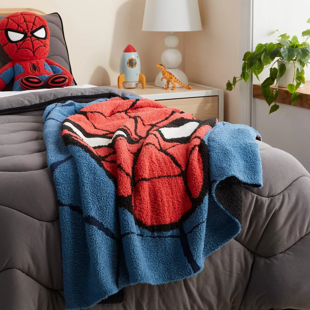 Marvel Spider-Man Mask Knit Kids' Throw Blanket - The Marvel Collection by Pillowfort™ | Target