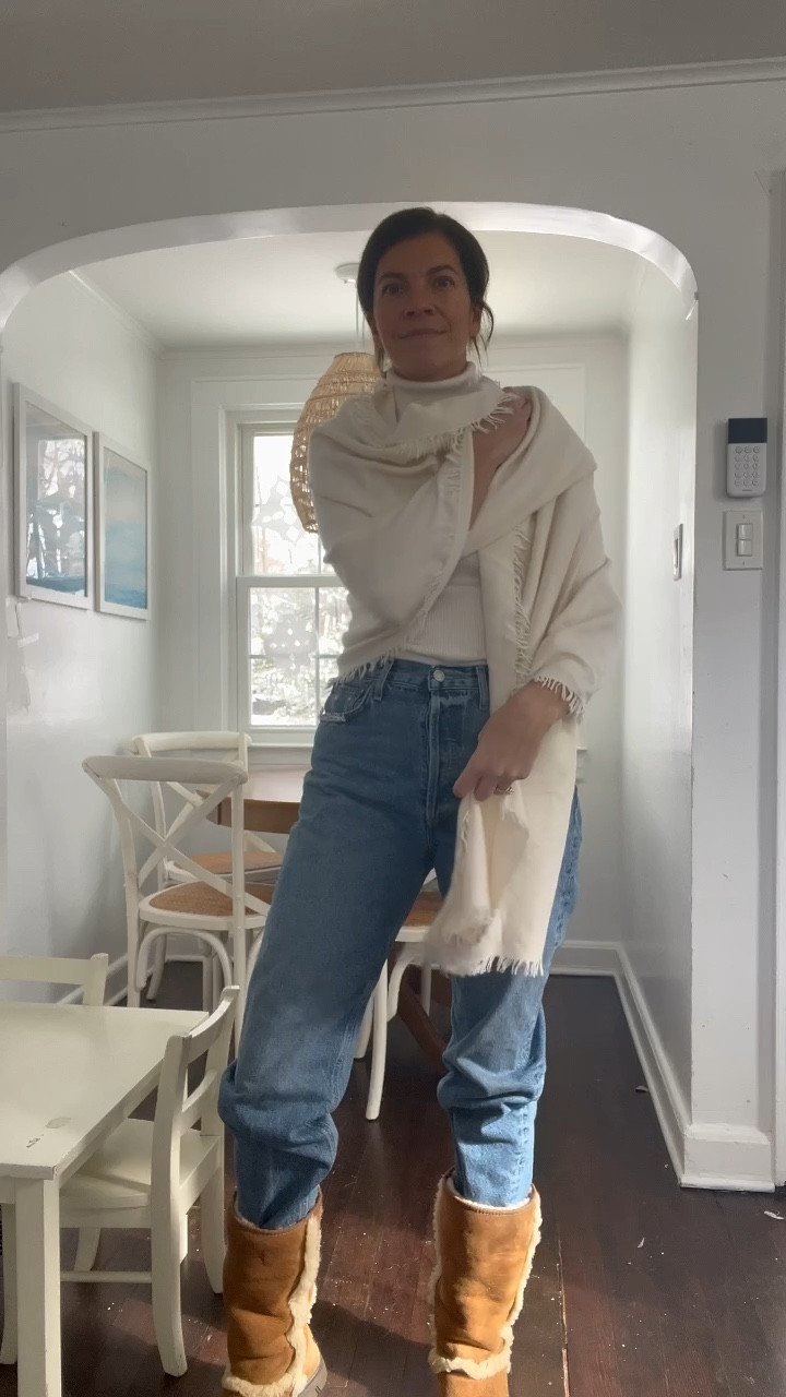 Alice walk cashmere wrap on sale ! Valentine15 at checkout .  Great for travel too

#LTKTravel #LTKSaleAlert #LTKMostLoved