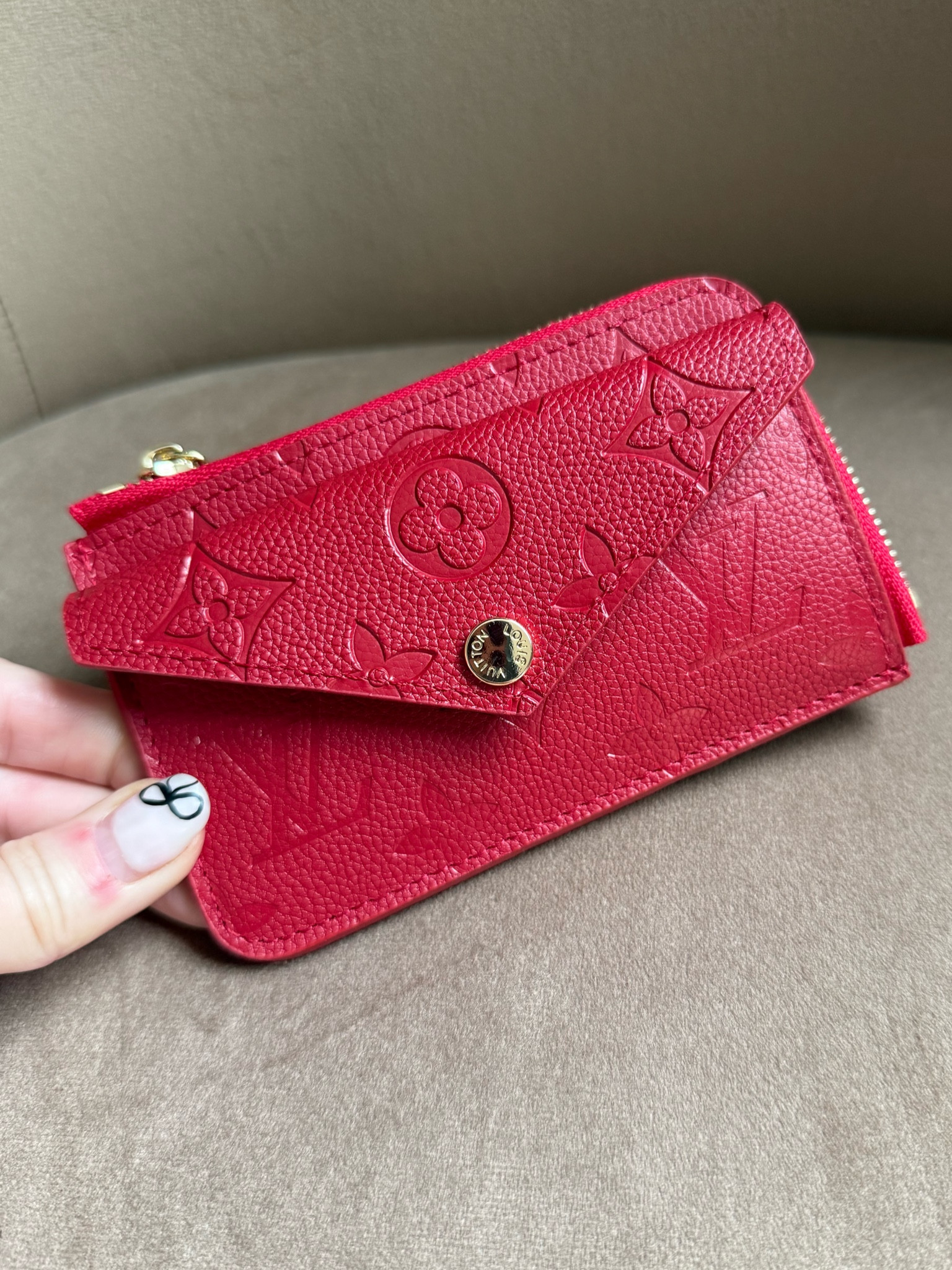 DHgate LV card holder / wallet / key chain. Comes in many colors & prints all under $20. Comes with box & dustbag