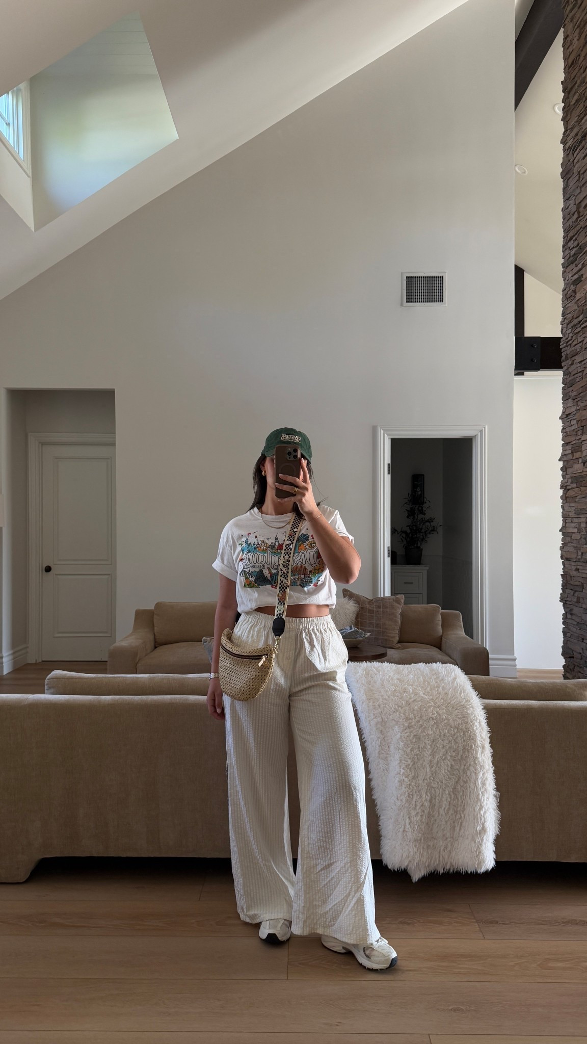 Disney outfit details from yesterday! 

disney l disney shirt l disney outfit l spring 