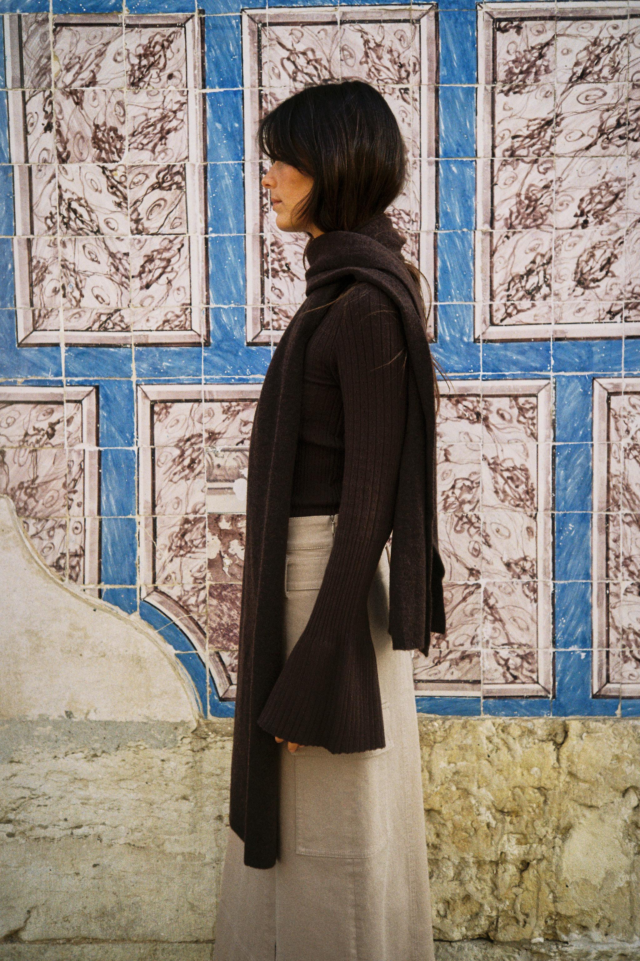 FITTED KNIT FLARED SLEEVE JUMPER | Zara US