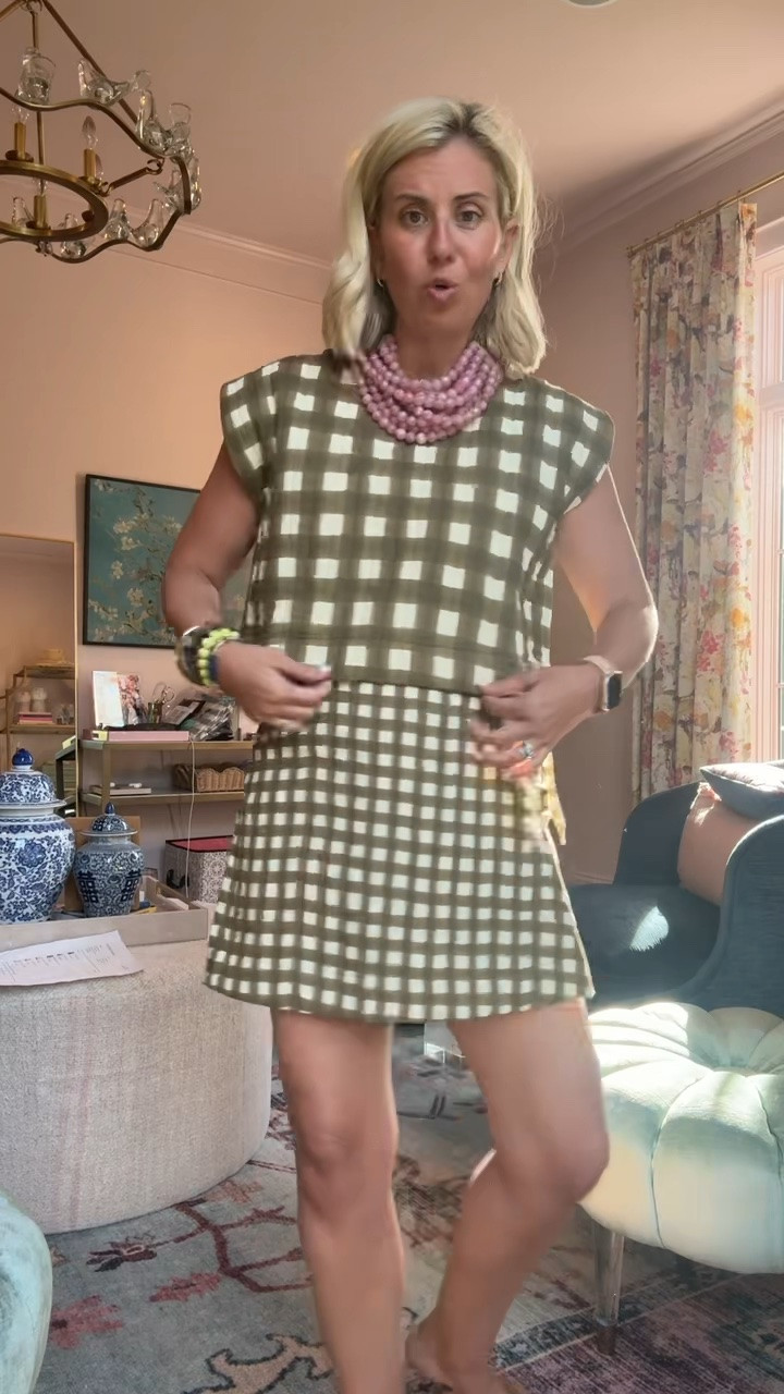 Sunshine Tienda for the win! I’m in xs top & skort. 

CODES:
Sunshine Tienda - mixandmatch 
Allie + Bess - Catherine20