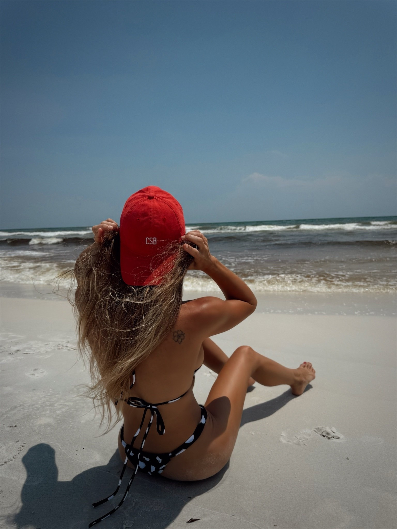 Bikini
Self tan 
Baseball hat

#LTKdayinmylife #LTKfitnessgoals #LTKTravel
