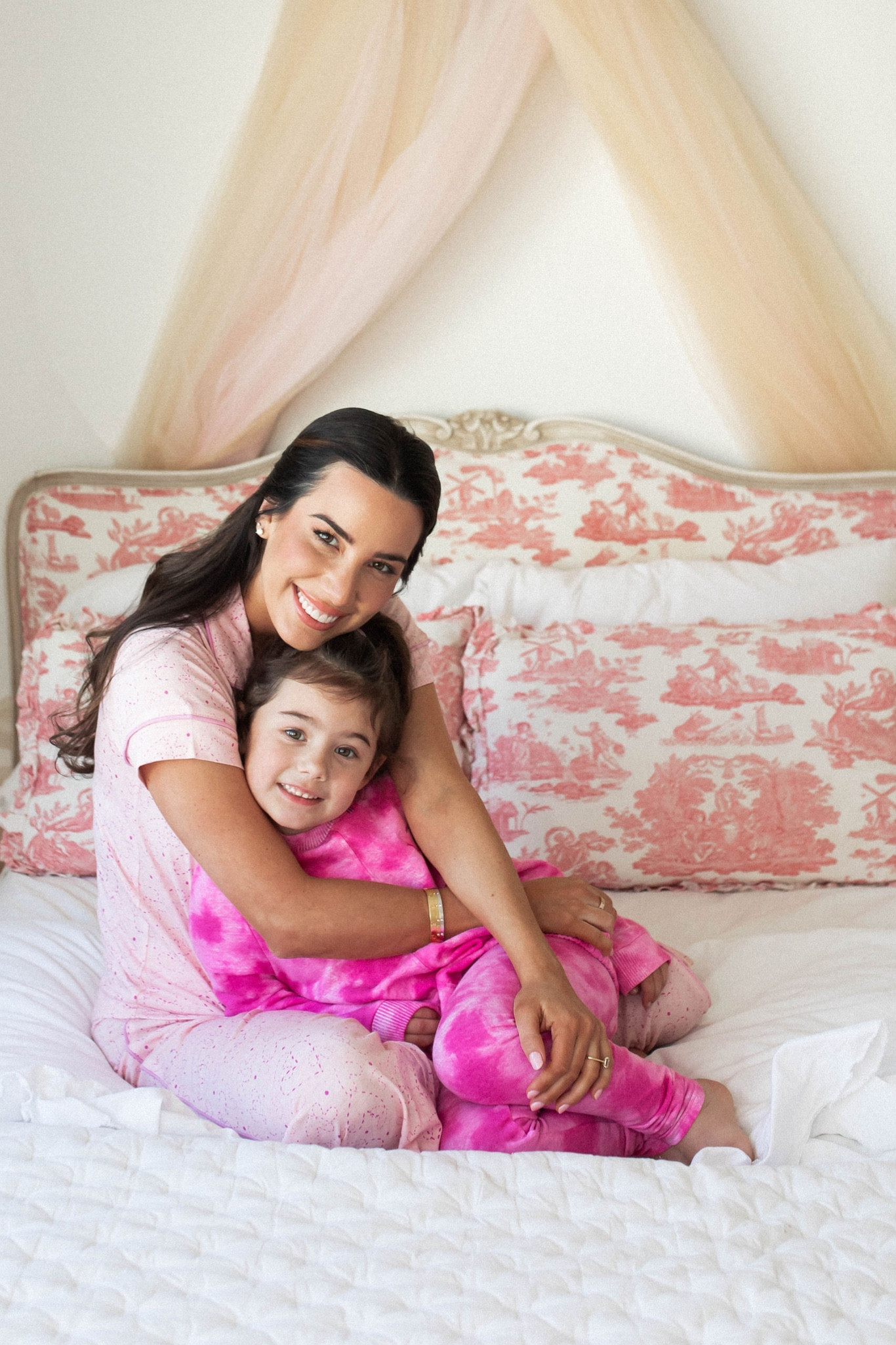 In our Valentine’s Day comfies 💕

#LTKkids #LTKSeasonal