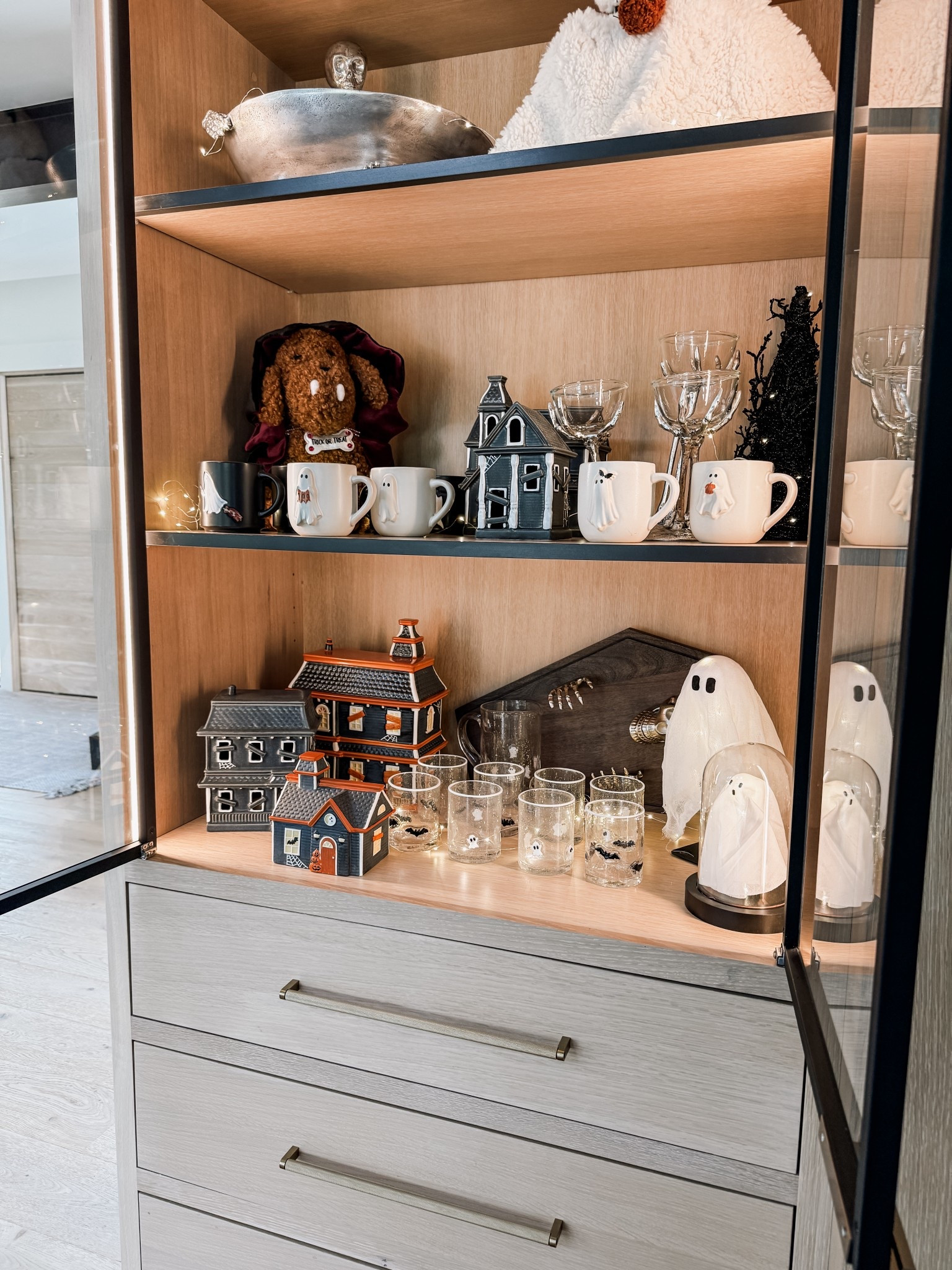 So excited to be prepping for Halloween! Sharing all of my favorite spooky serveware from Pottery Barn.

#LTKSeasonal #LTKHome #LTKParties