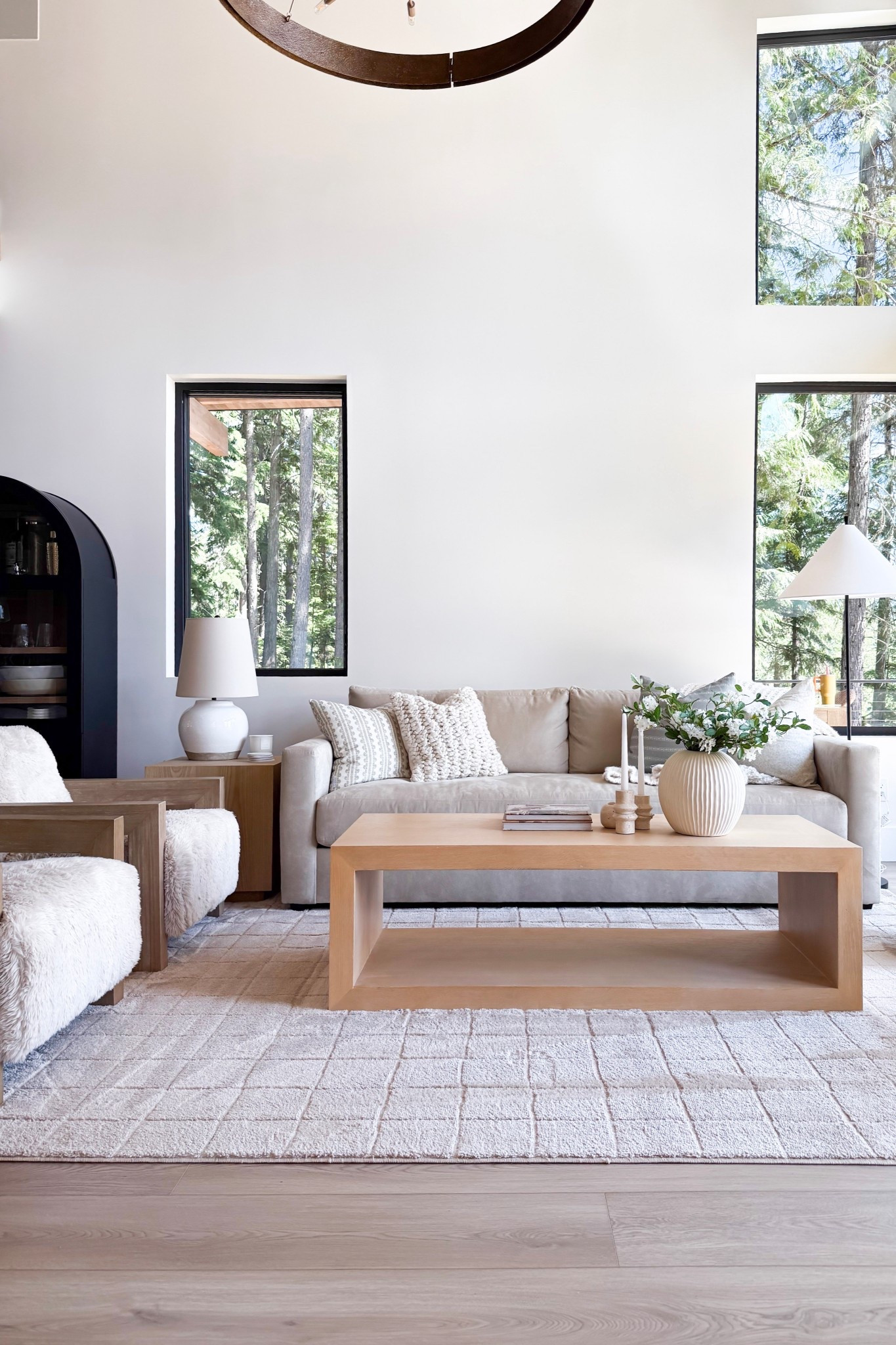 You all have been loving this living room set up at the cabin! Honestly one of my favorite rugs

#LTKHome #LTKSeasonal