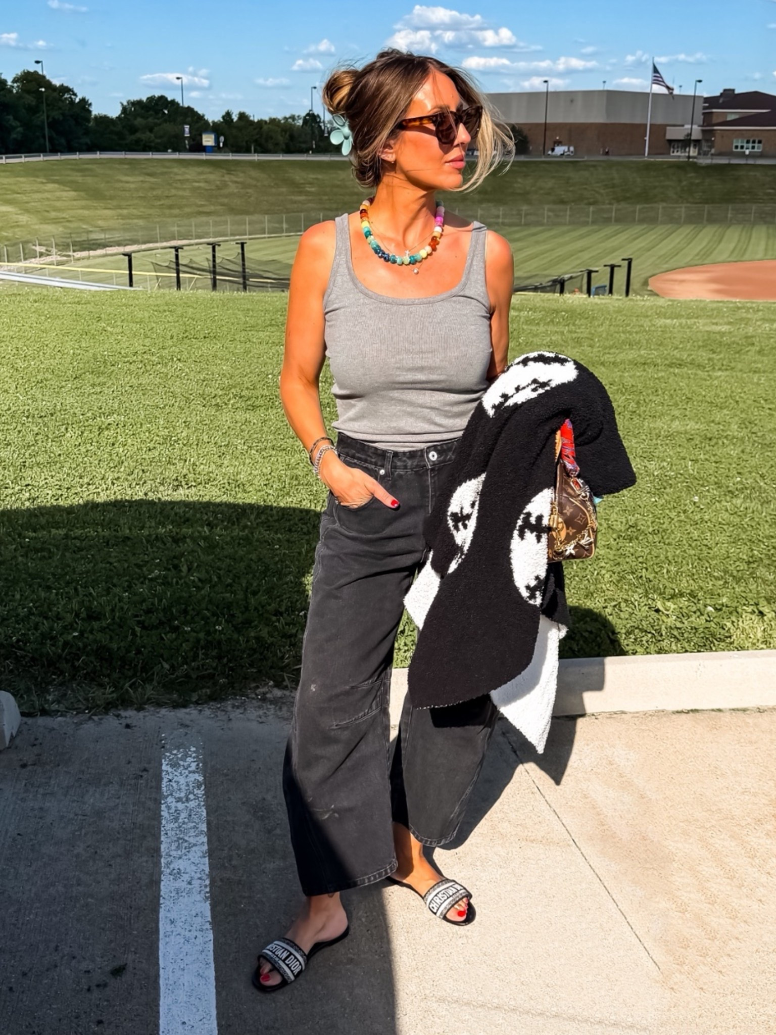 Tonight’s baseball mom OOTd
Size large barrel
Jeans

#LTKgrwm #LTKdayinmylife #LTKOver40