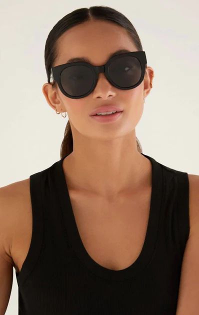 Lunch Date Sunglasses In Black | Shop Premium Outlets