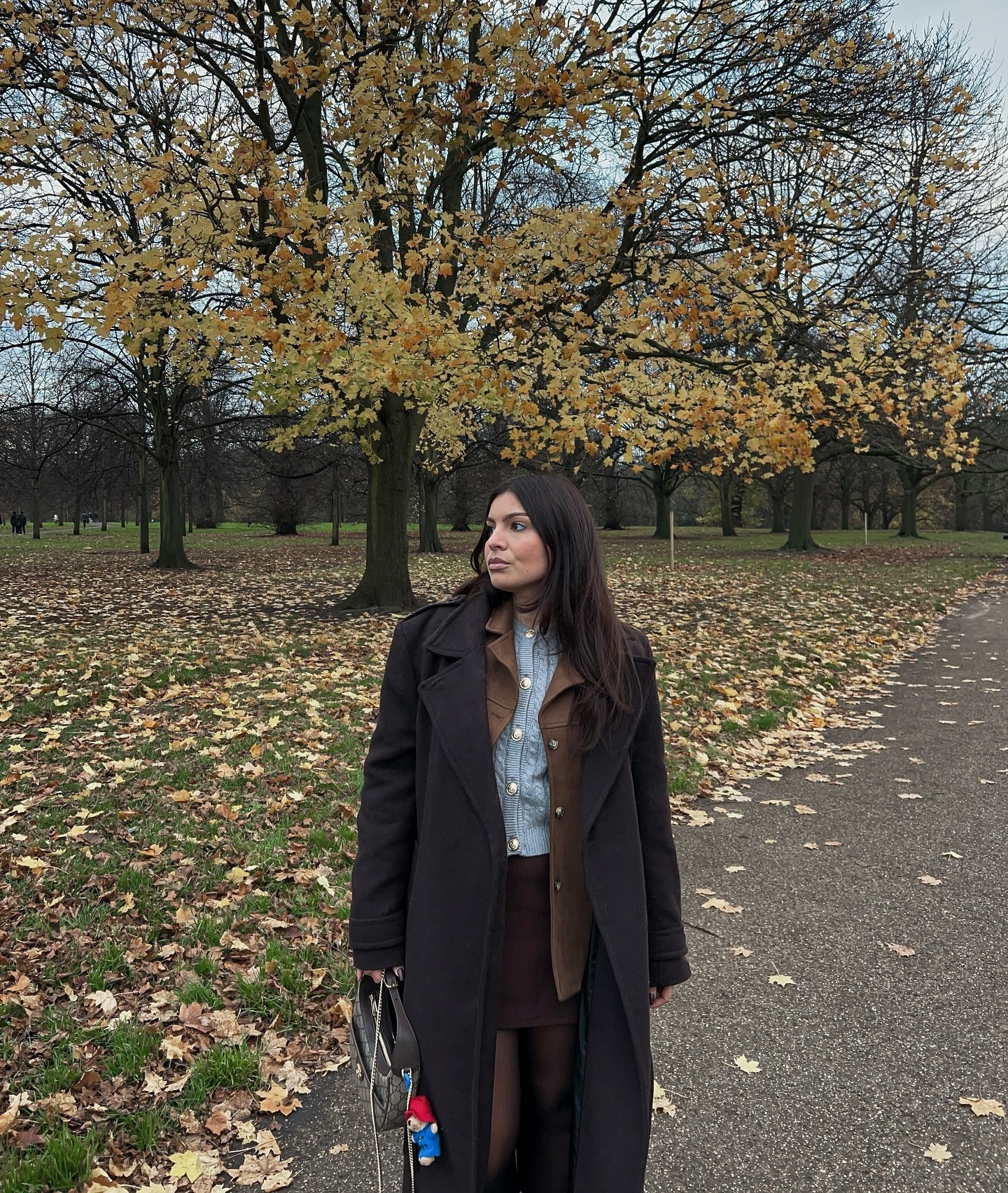 London dump 🤍 avec ou sans manteau le look ? 🐻

#ootd #ootdfashion #fashionpost #postoftheday #ootdstyle #outfitoftheday #lookdujour #fashiongirl #styleday #styleinspiration #pinterestvibes #londonlife #london #fashionlondon #hydepark #hydeparklondon #brownlook #paddington #guccibag #gucci #pullandbear #daim