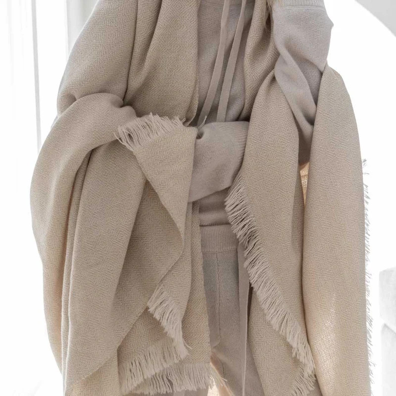 La Calle Alpaca Throw | The Citizenry