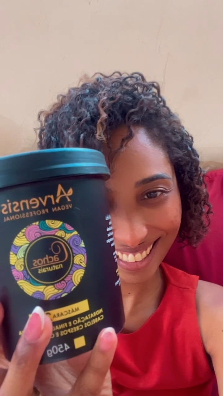 Testei a mascara 2 em 1 da Arvensis crespos e crespíssimos e amei o resultado, meu cabelo ficou macio e bem hidratado. No meu cabelo definiu bem os cachos, porém segurou apenas no dia, não consegui um bom Day After, mesmo assim eu amei a hidratação e o brilho que meu cabelo ficou. 

#LTKcurvas #LTKbeleza #LTKbrasil