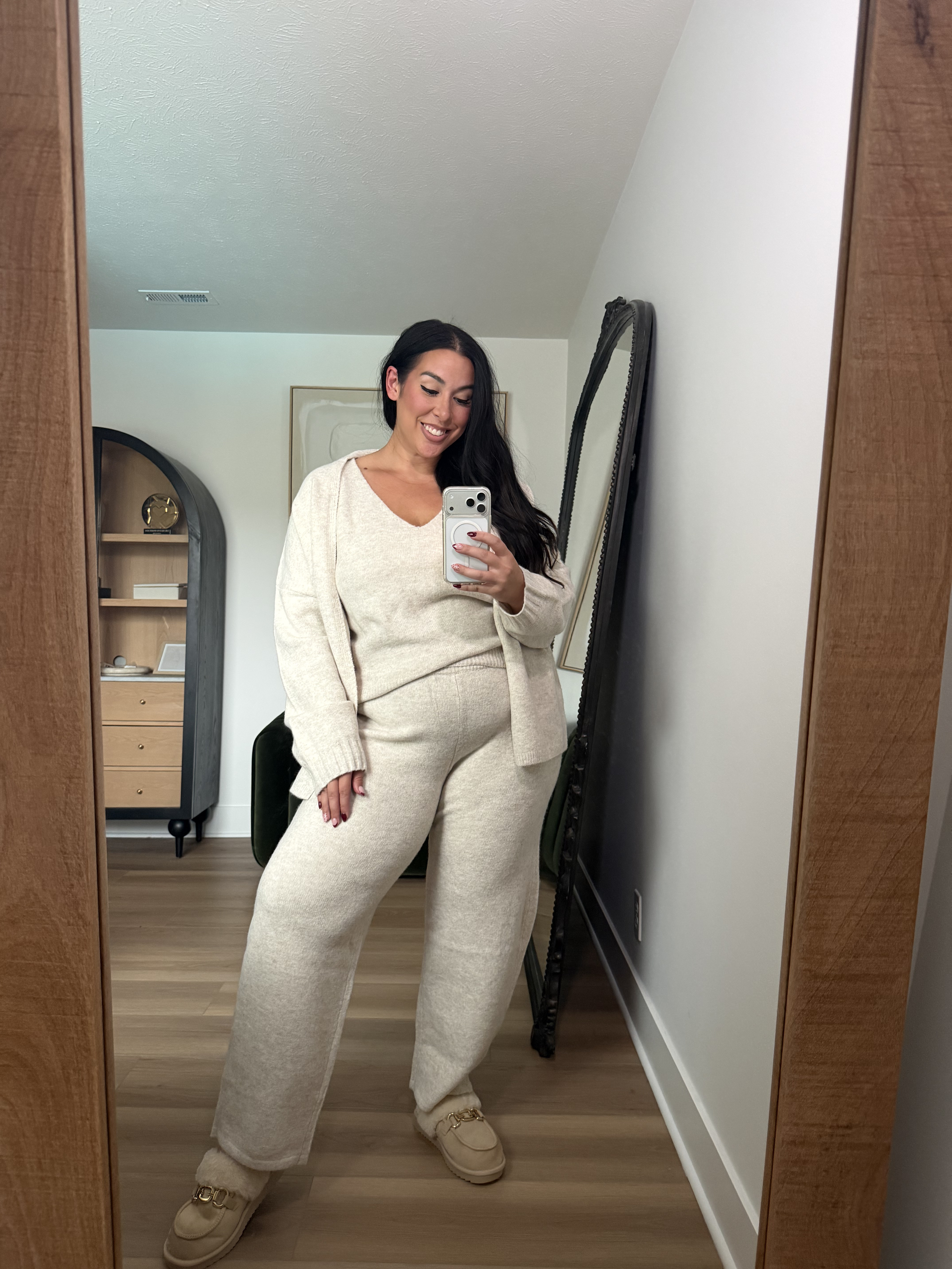This 3 piece set is so comfortable! I will be living in this all fall/holiday! Wearing an XL. Use code: BONNIE40 @vici, fall style, fall loungewear, matching set, fall dresses 

 #LTKSeasonal #LTKMidsize