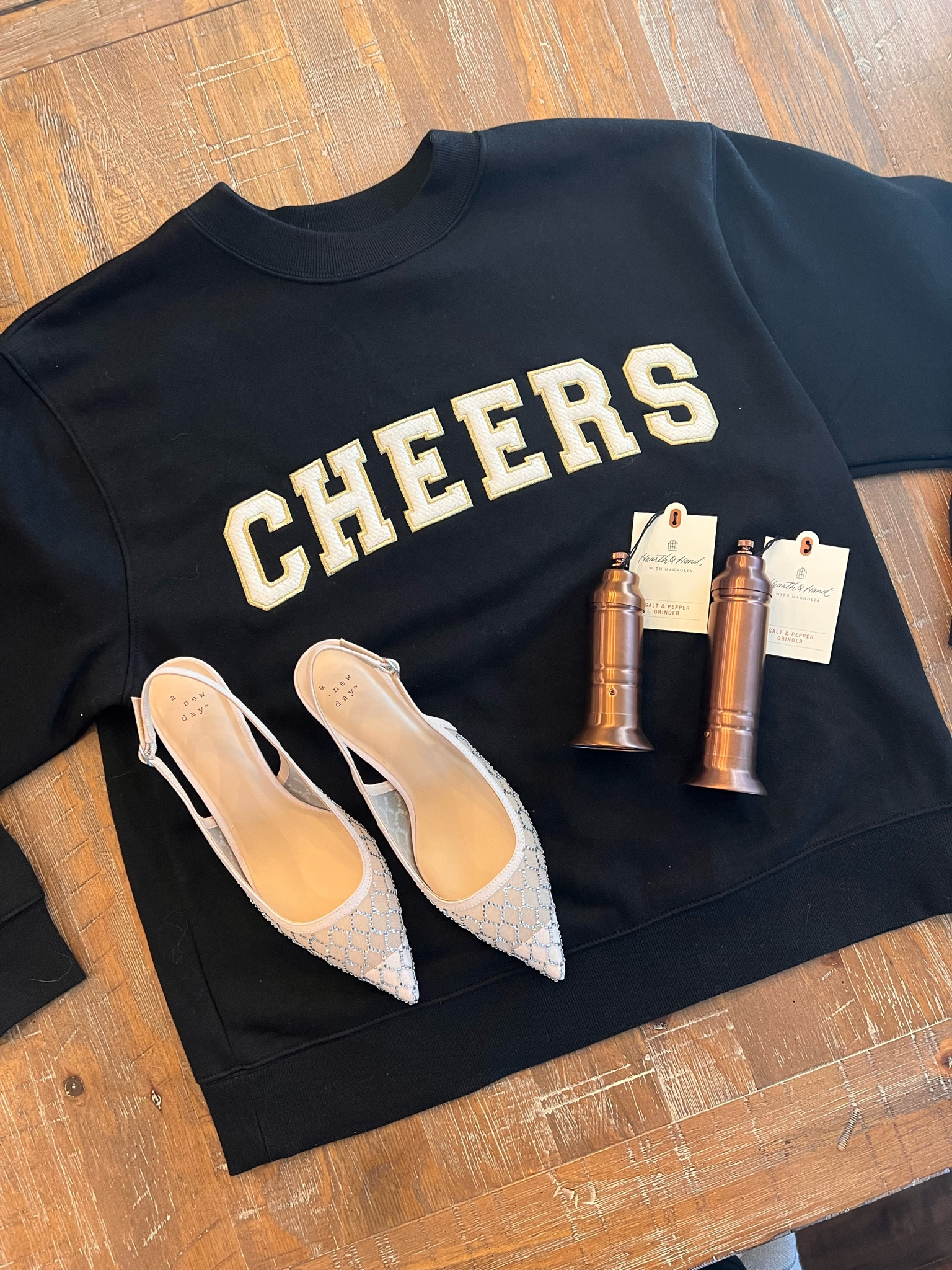 My latest Target haul! Sweater, shoes and salt and pepper grinders… and I love them all! 

#targetfinds #targethaul #cheerssweater #dressyheels #kitchenfinds #saltandpepper

#LTKGiftGuide #LTKSaleAlert #LTKHome