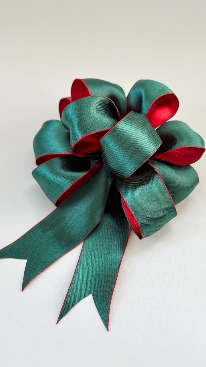 There are a million ways to make a bow, but this is my favorite, especially for single-sided ribbon! 🎀

Should I make another video explaining why, and all the different types?!

#LTKHome #LTKSeasonal #LTKFindsUnder50