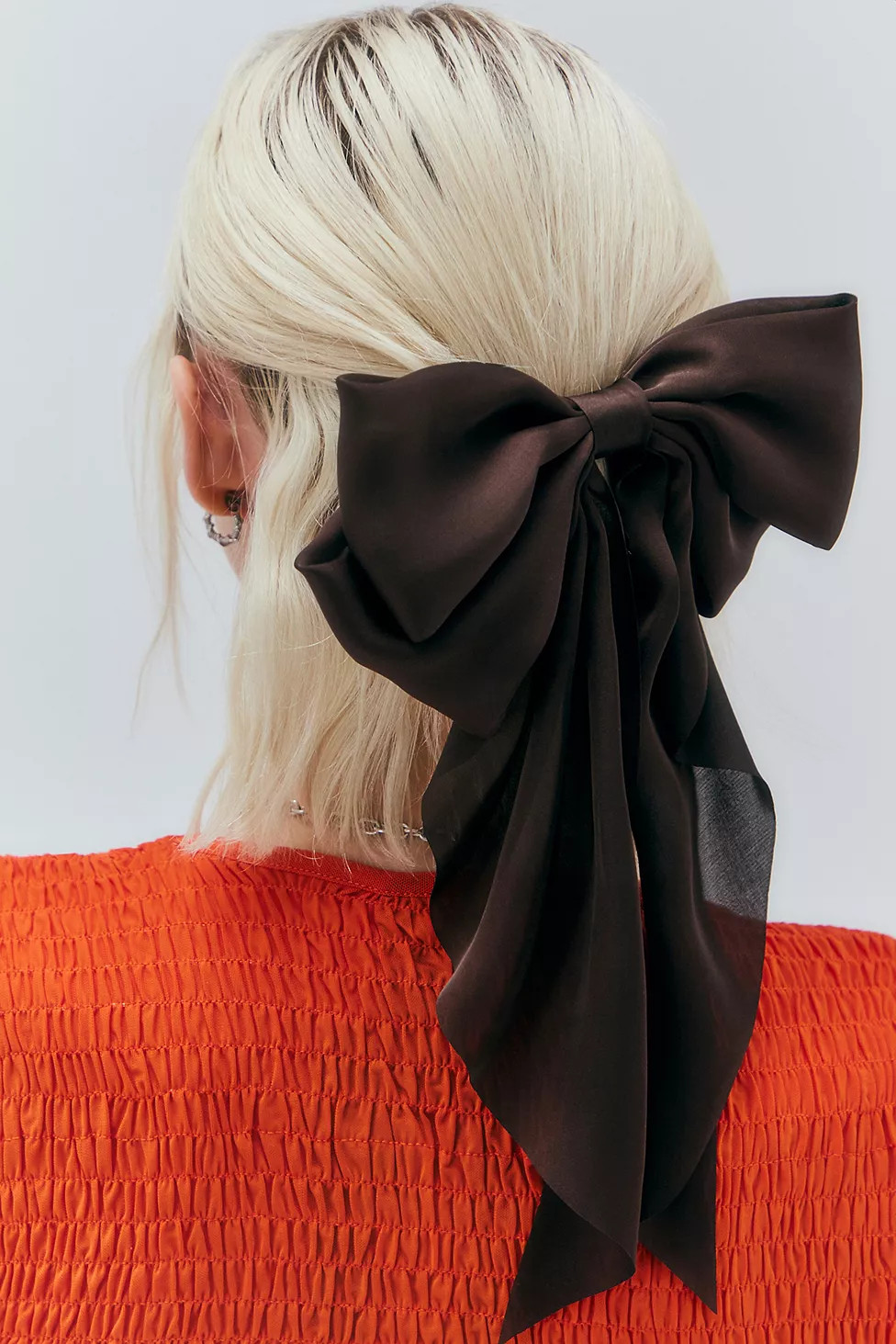 Oversized Bow Hair Clip | Urban Outfitters (EU)