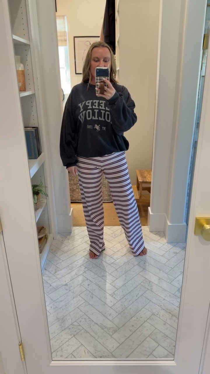 Got these cute lounge pants from @Target they’re on clearance for $12.50!! Wearing a medium

#LTKSaleAlert #LTKootd